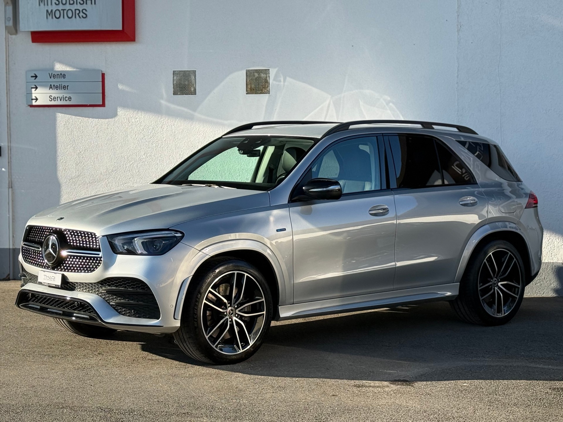 MERCEDES-BENZ GLE 350 de 4Matic AMG Line 9G-Tronic-showroom-element-3