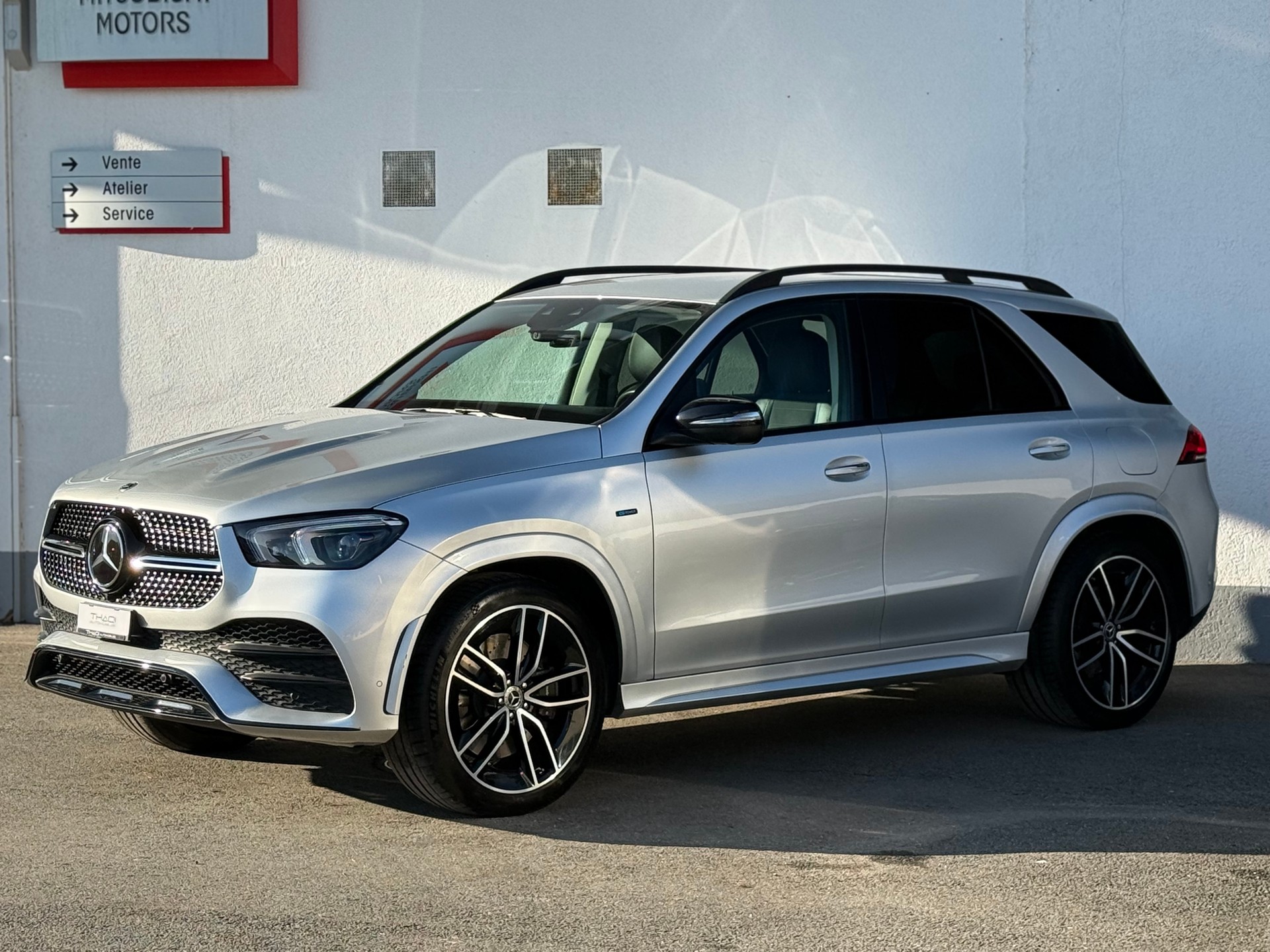 MERCEDES-BENZ GLE 350 de 4Matic AMG Line 9G-Tronic-image-4
