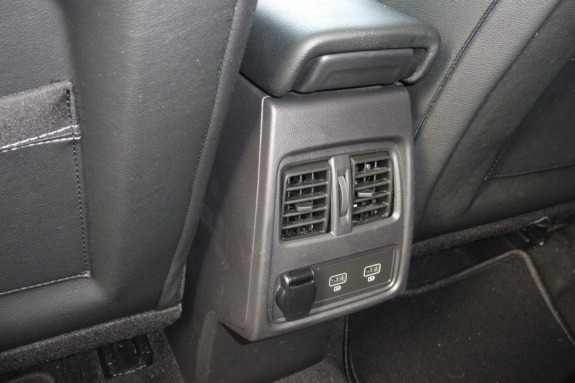 RENAULT Captur 1.3 TCe EDC Intens EDC-image-9