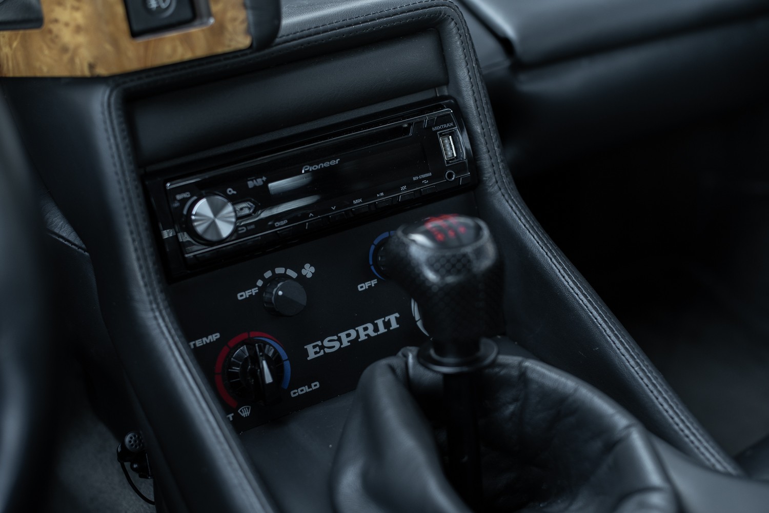 LOTUS Esprit 2.2 Turbo SE Targa-image-10
