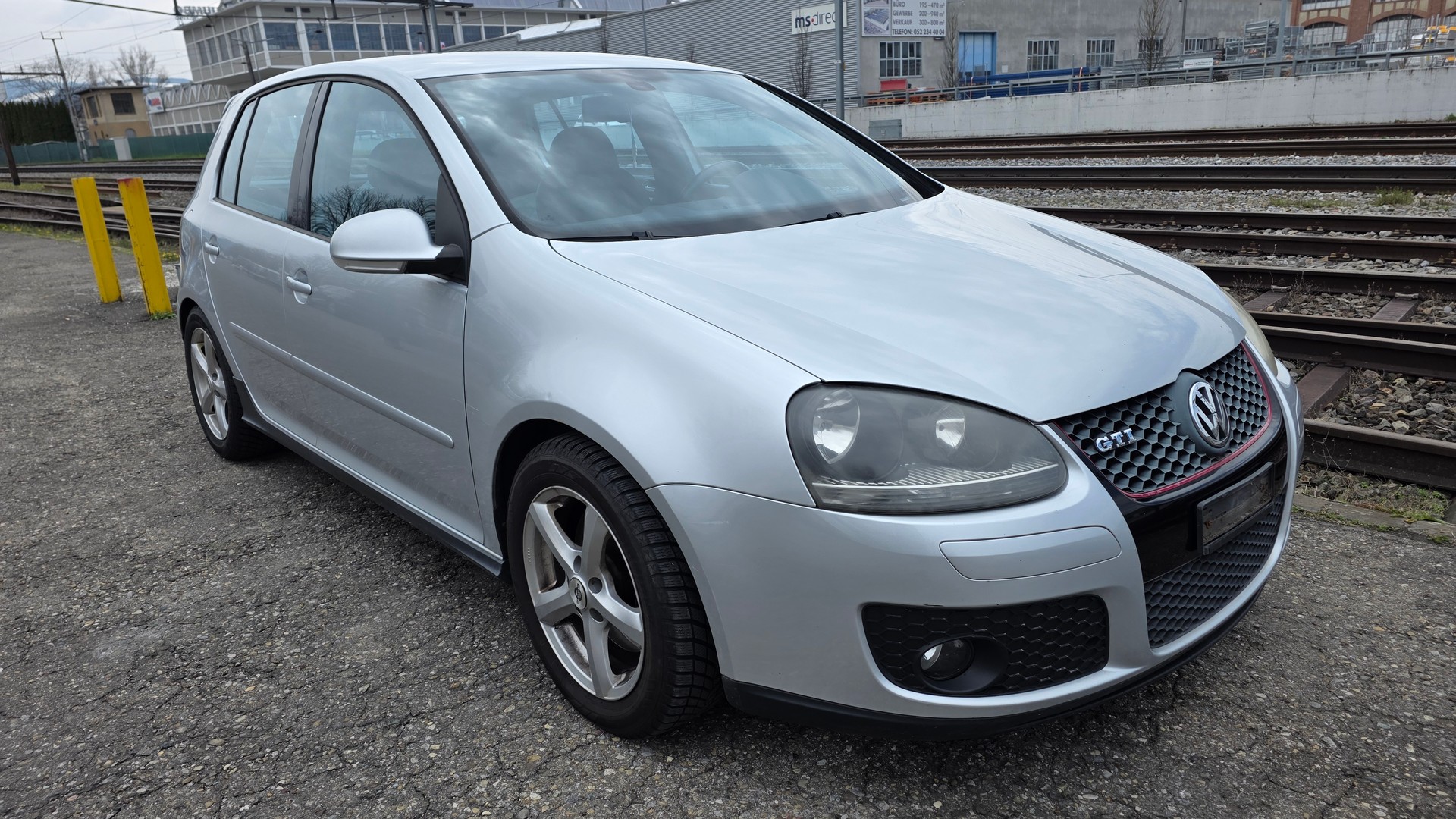VW Golf 2.0 TFSI GTI-image-2