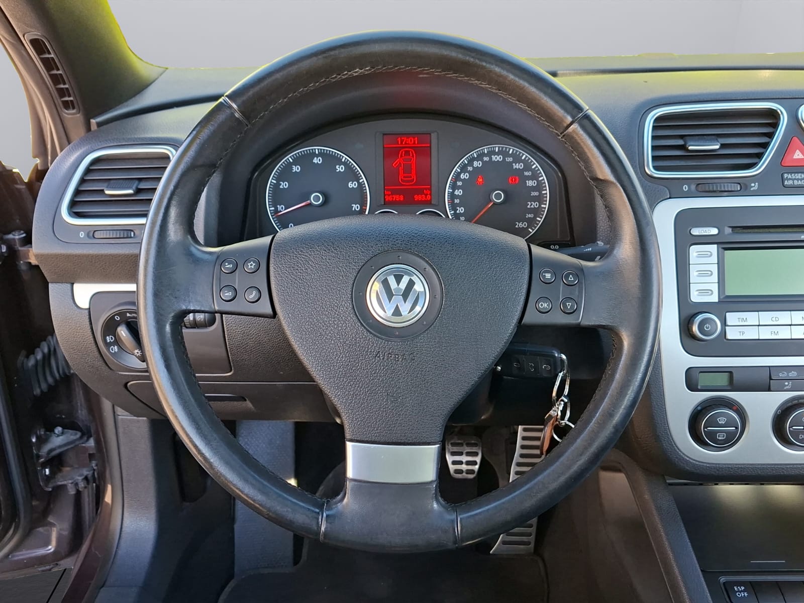 VW Eos 2.0 FSI Turbo-image-11
