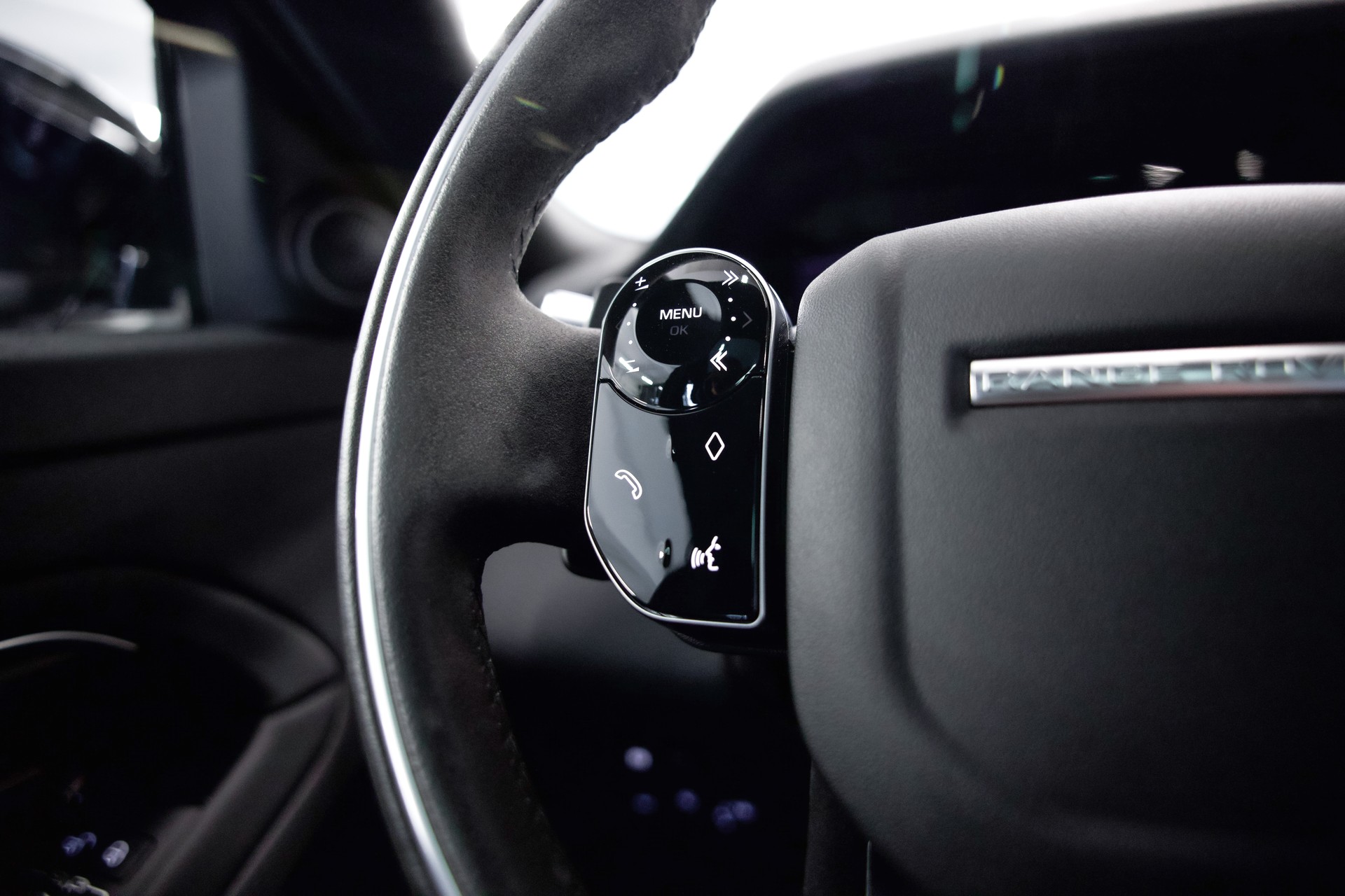 LAND ROVER Range Rover Evoque D R-Dynamic S-image-31