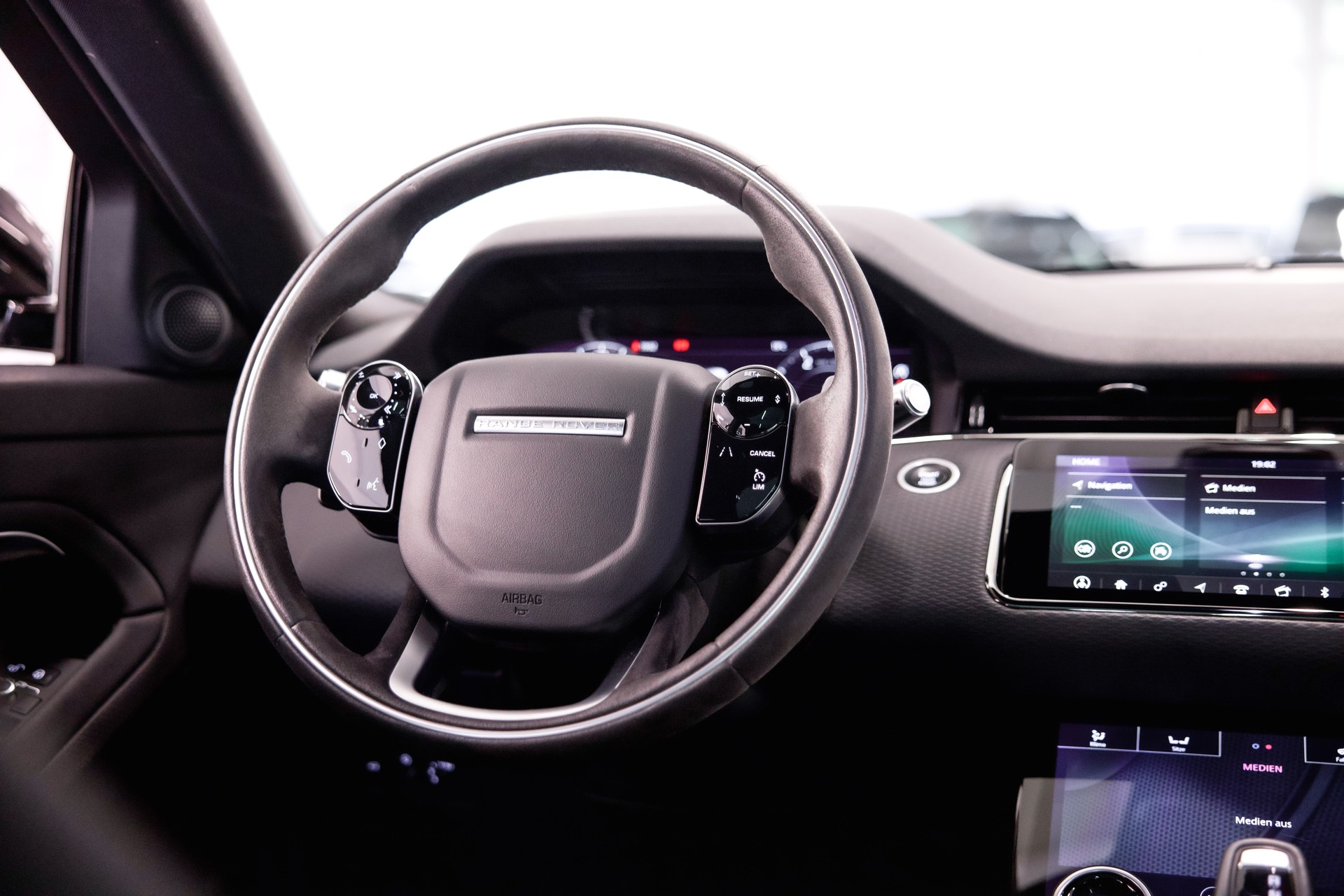LAND ROVER Range Rover Evoque D R-Dynamic S-image-25