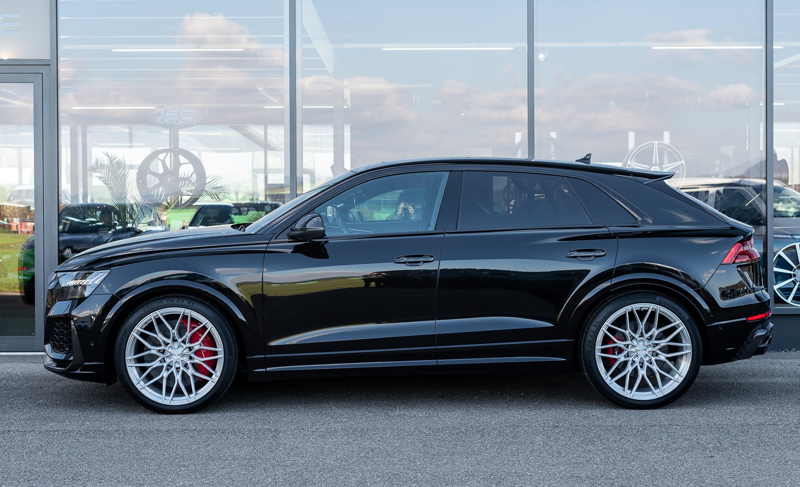 AUDI RSQ8 quattro FULL CARBONE-image-5