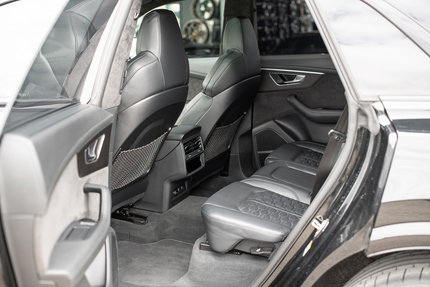 AUDI RSQ8 quattro FULL CARBONE-image-15