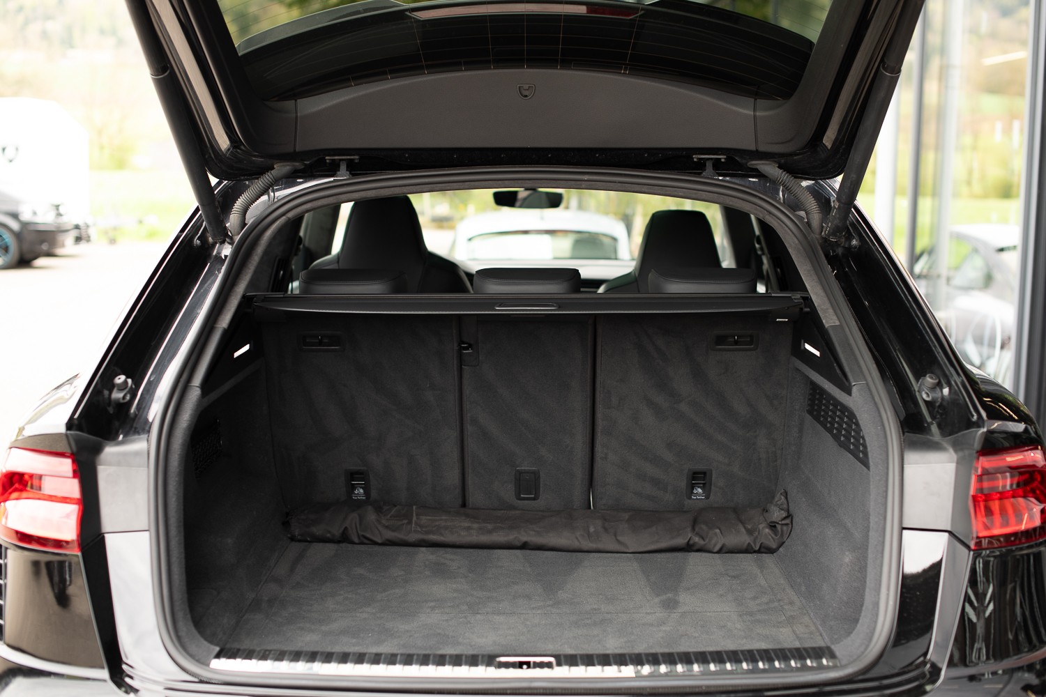 AUDI RSQ8 quattro FULL CARBONE-image-13