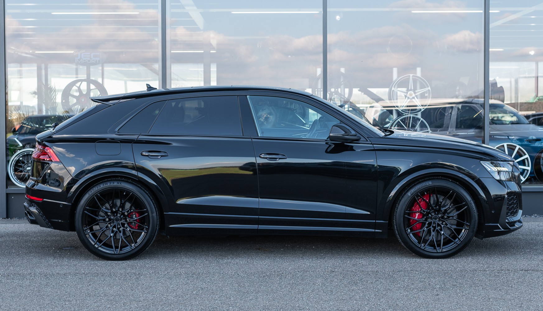 AUDI RSQ8 quattro FULL CARBONE-image-11