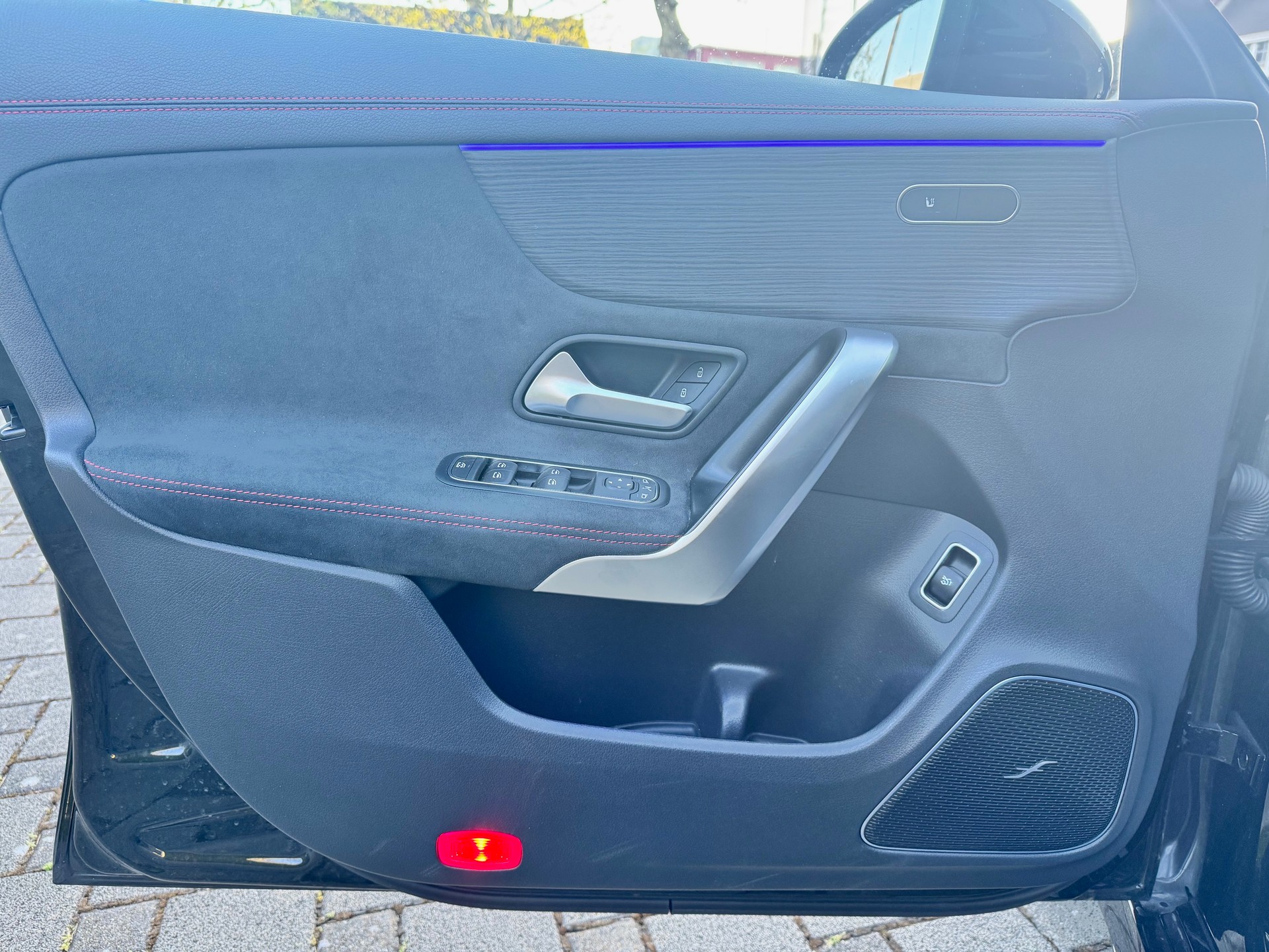 MERCEDES-BENZ CLA 220 AMG Line 4Matic 8G-DCT-image-10