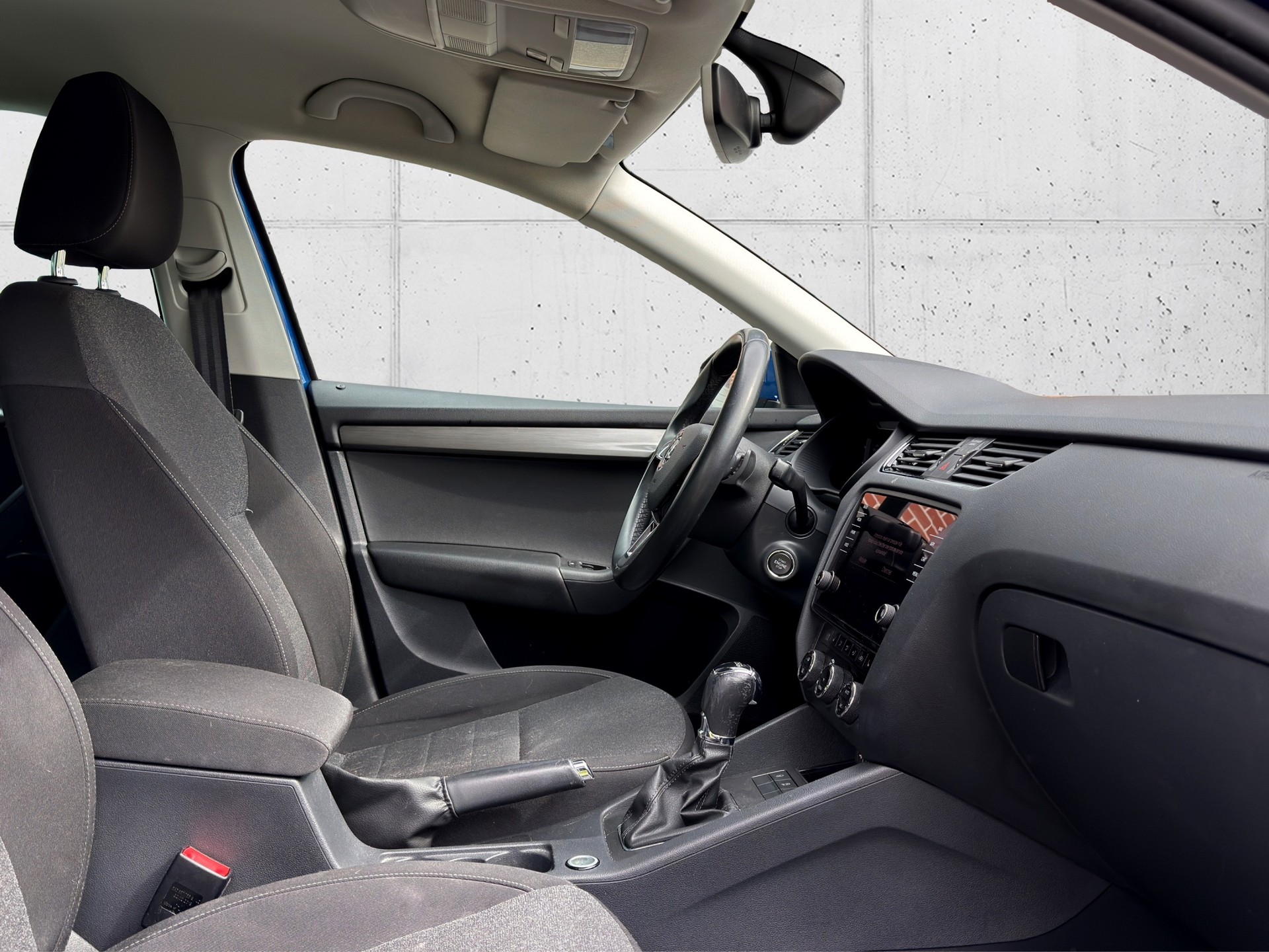 SKODA Octavia Combi 1.6 TDI Soleil DSG-image-18