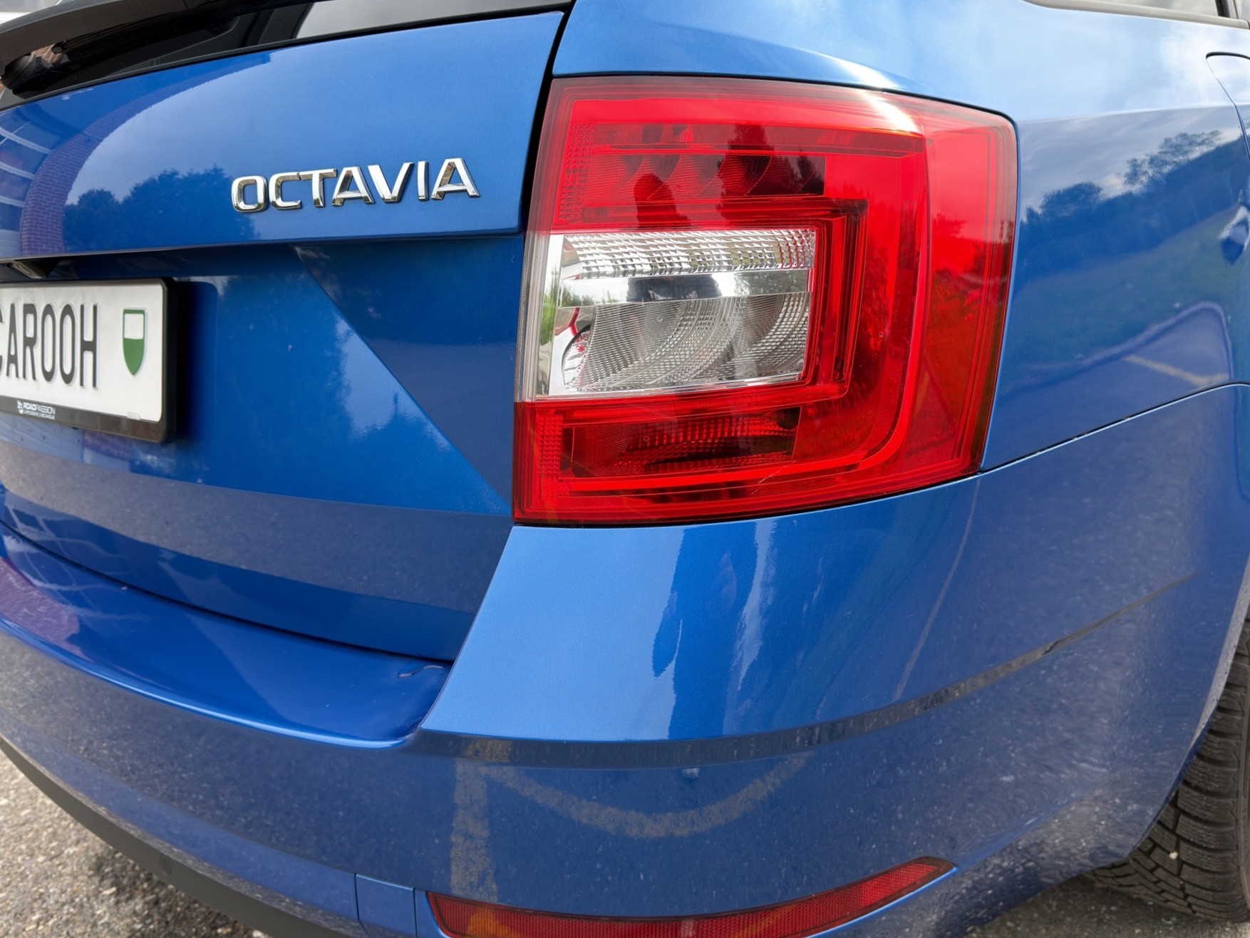 SKODA Octavia Combi 1.6 TDI Soleil DSG-image-23