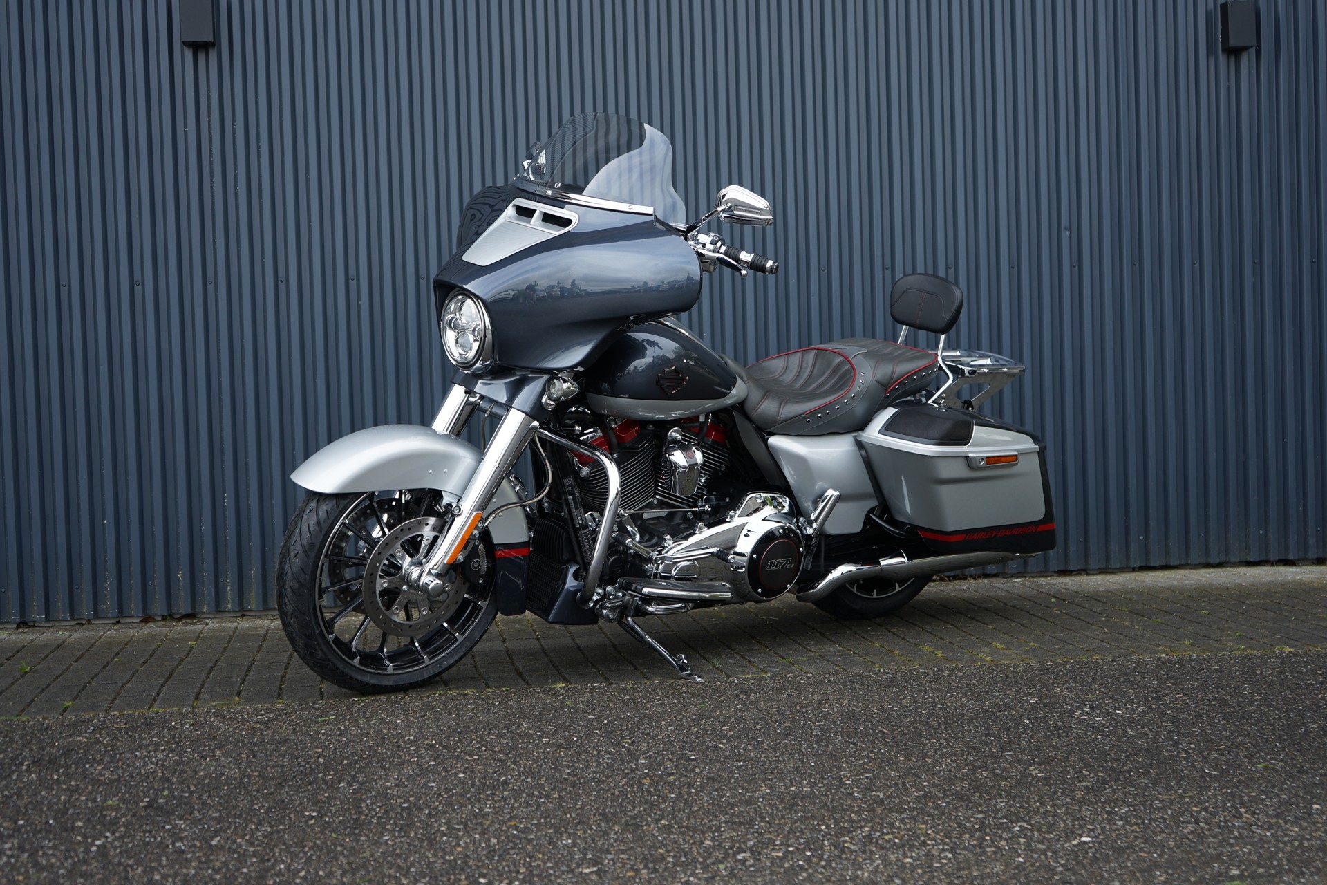 HARLEY-DAVIDSON FLHXSE Street Glide ABS CVO 117-image-1