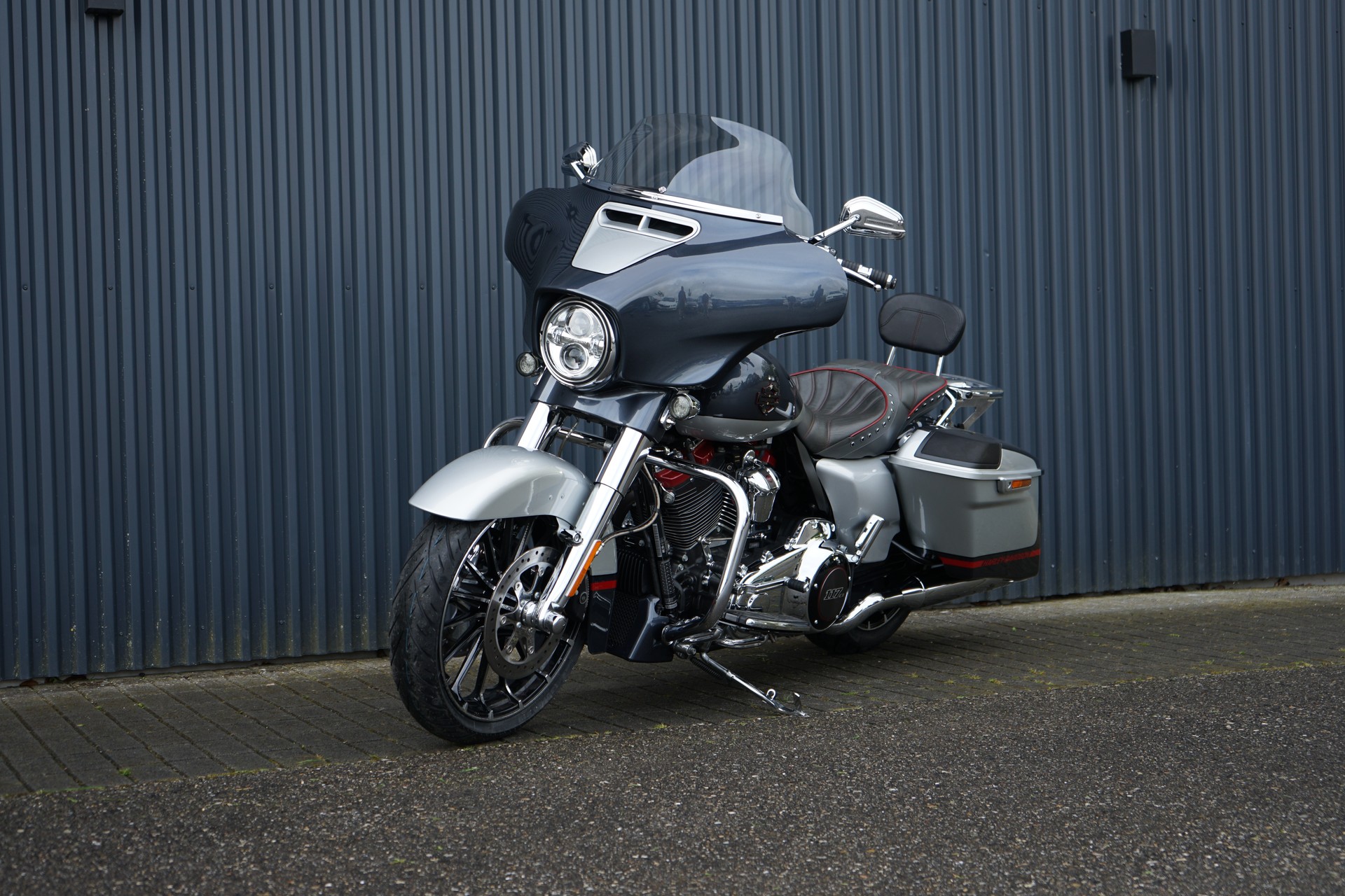 HARLEY-DAVIDSON FLHXSE Street Glide ABS CVO 117-image-2