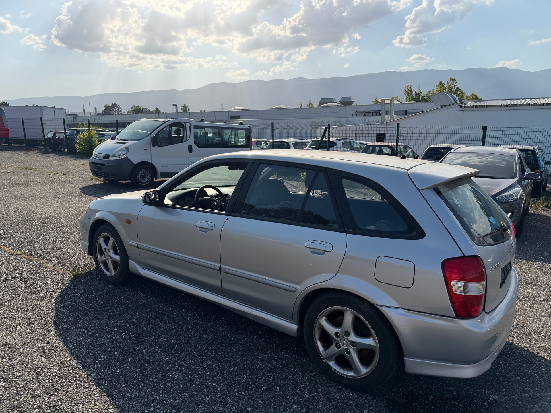 MAZDA 323 F 2.0i-16V GT-image-4