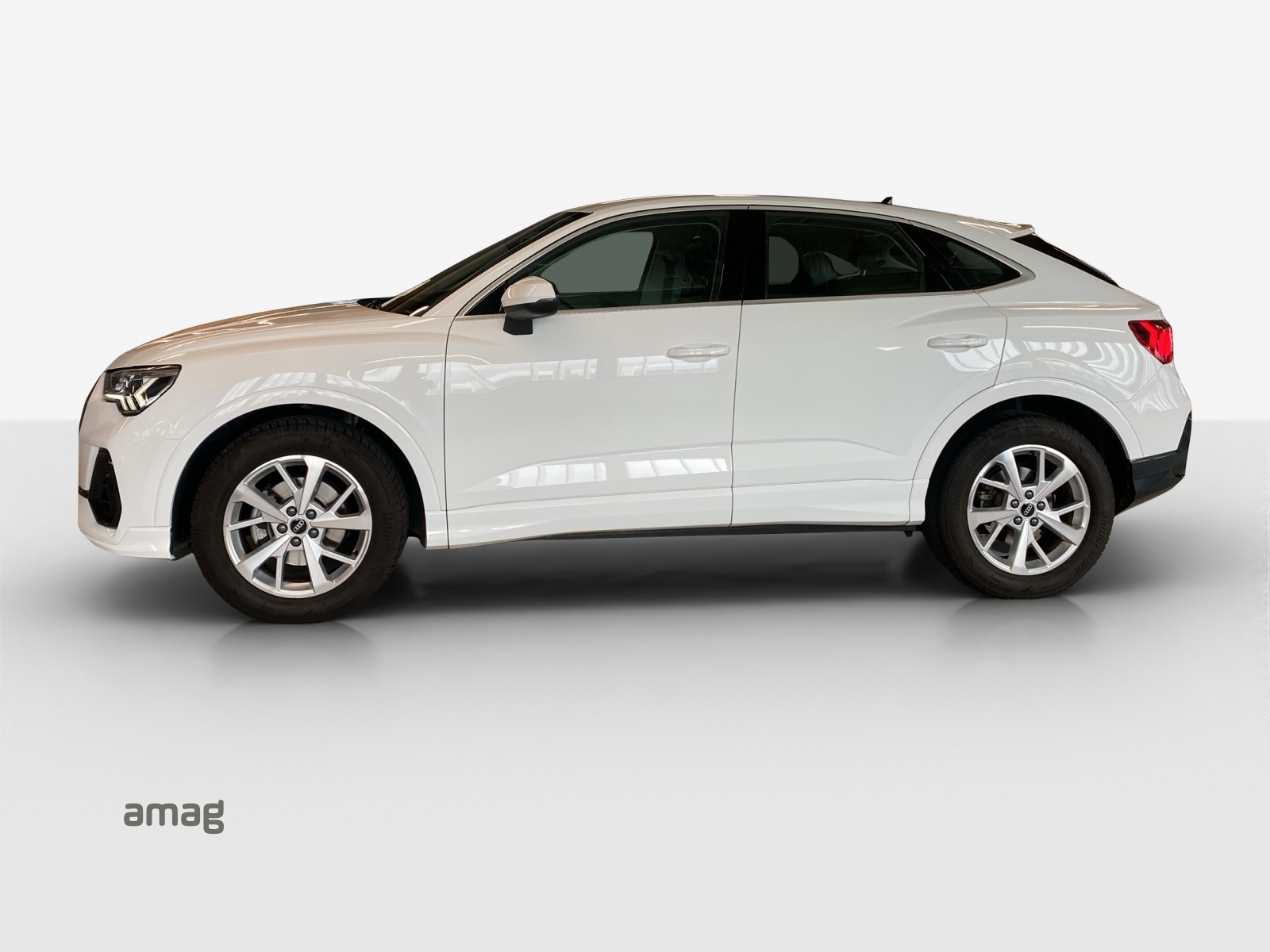 AUDI Q3 Sportback 35 TFSI Attraction S-tronic-showroom-element-1