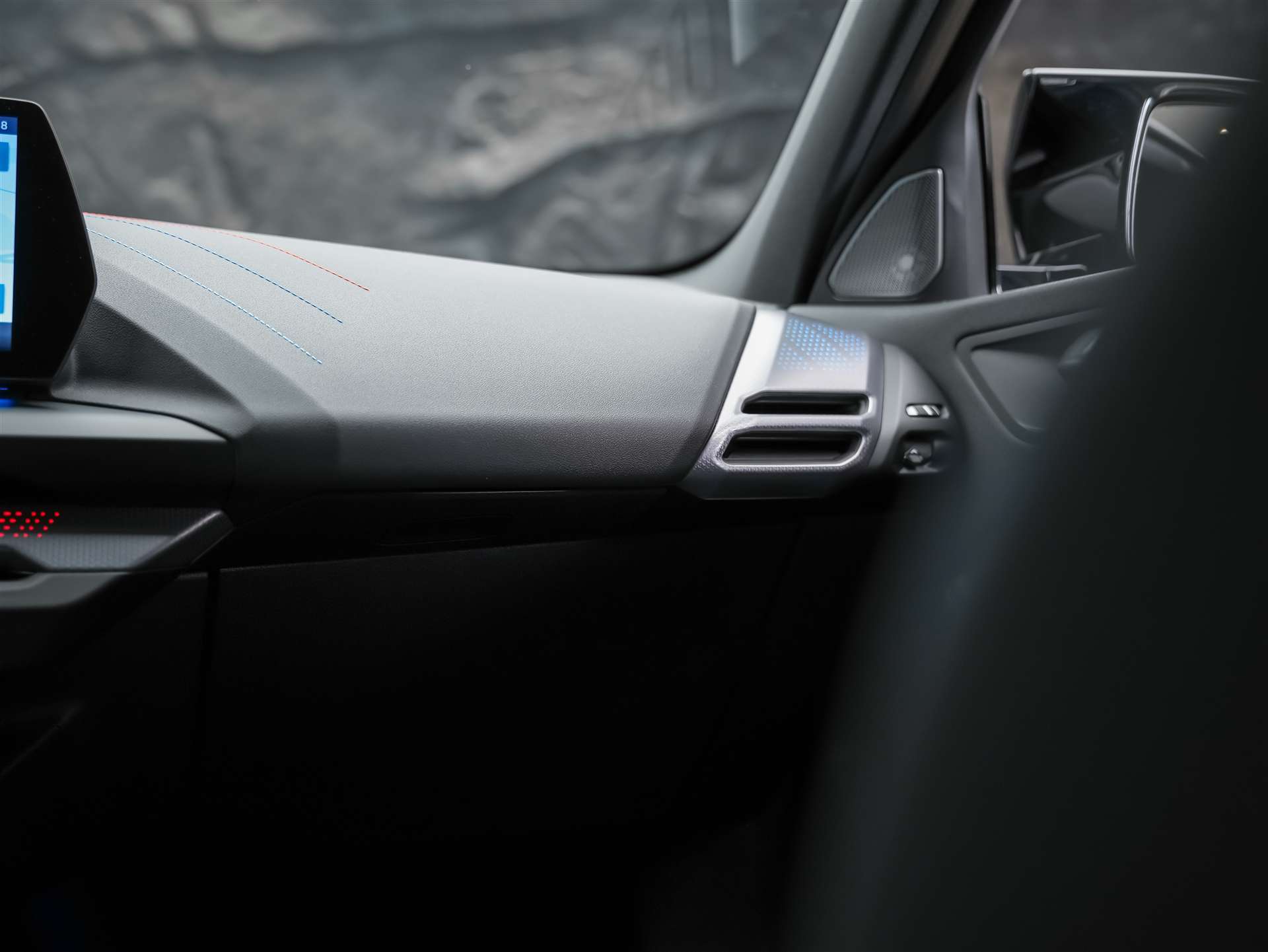 BMW M135 xDrive *Harman/Kardon*Sportsitze*Sitzheizung*Keyless Go*-image-19