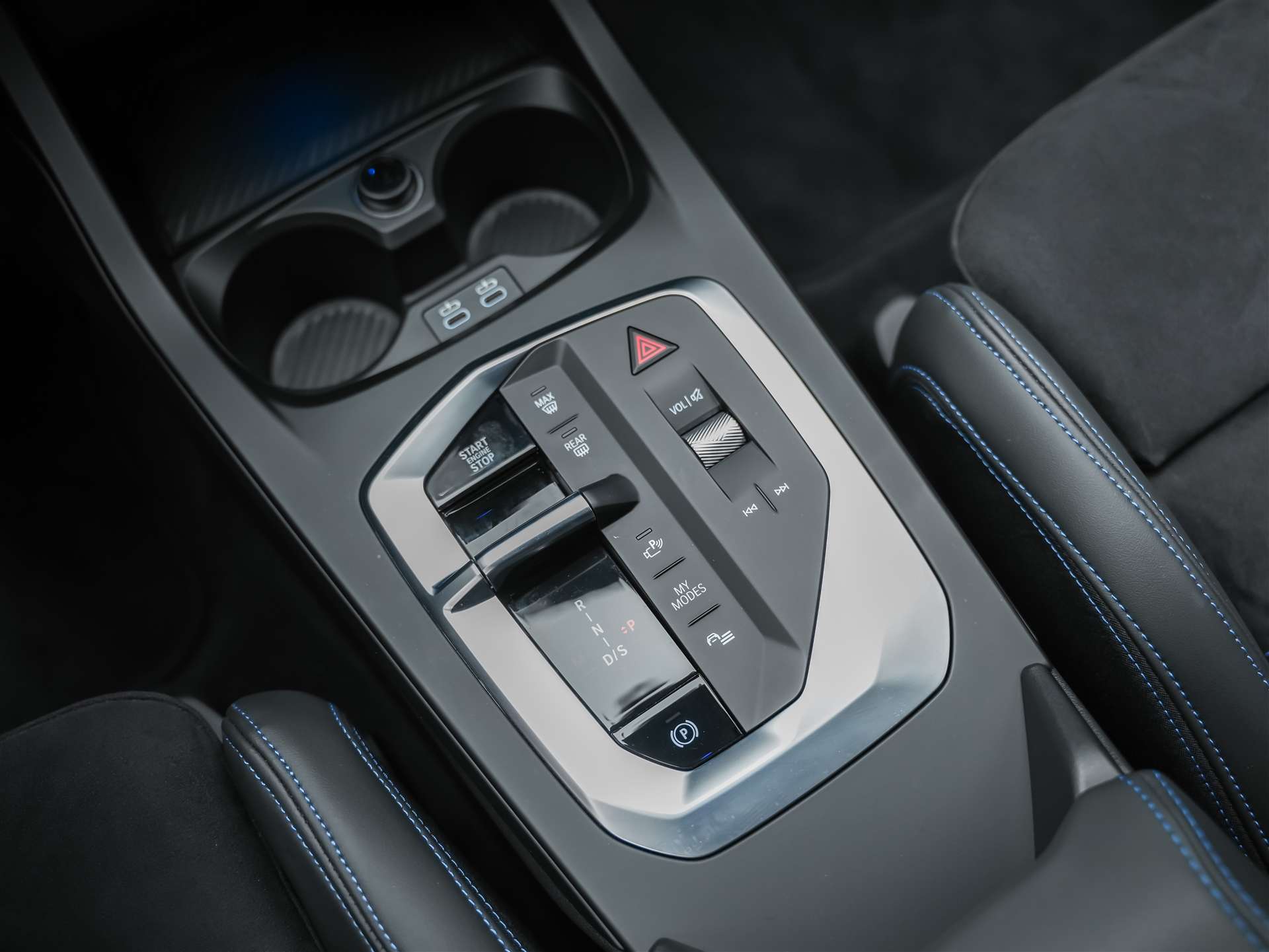 BMW M135 xDrive *Harman/Kardon*Sportsitze*Sitzheizung*Keyless Go*-image-20