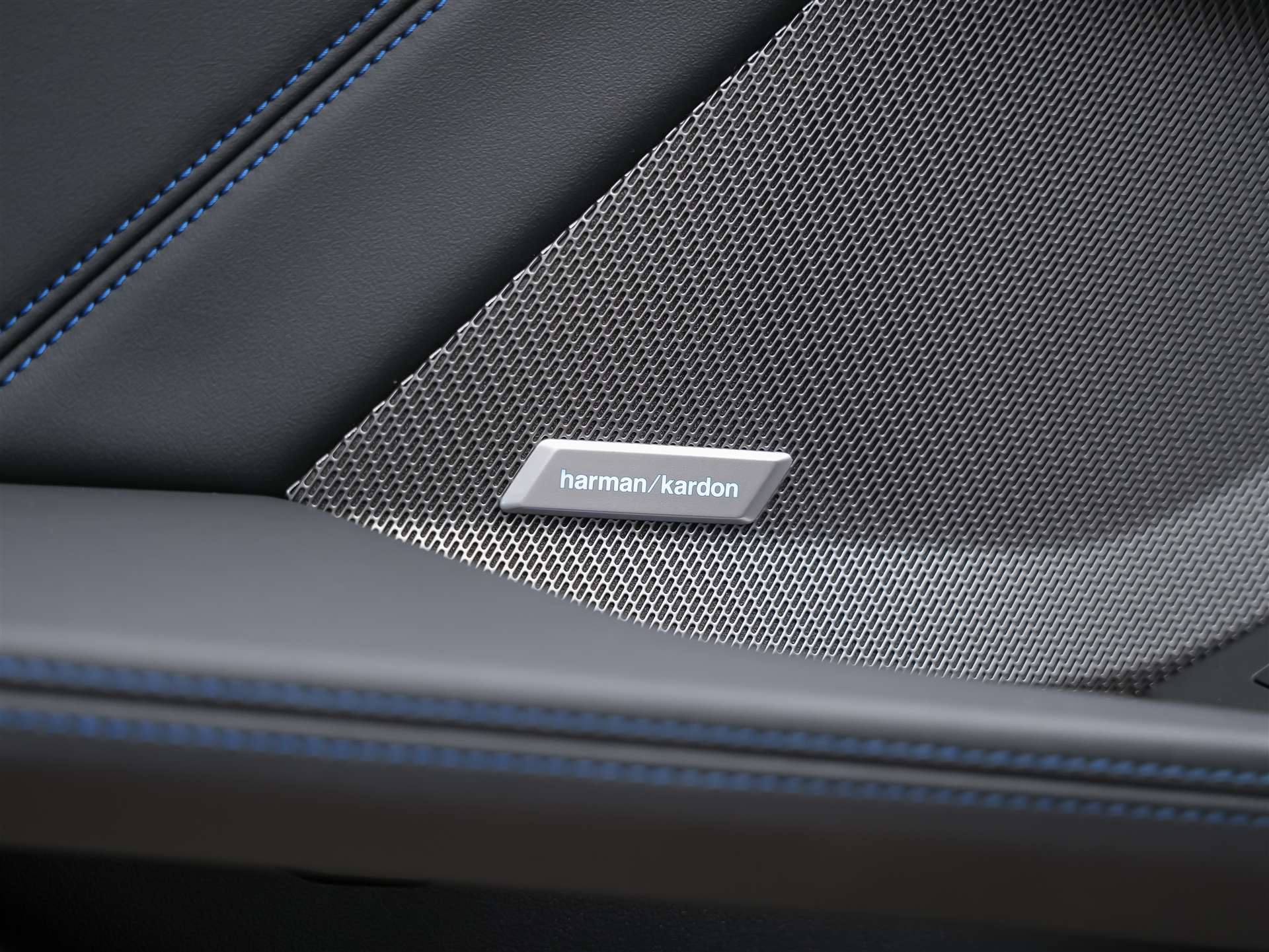 BMW M135 xDrive *Harman/Kardon*Sportsitze*Sitzheizung*Keyless Go*-image-22