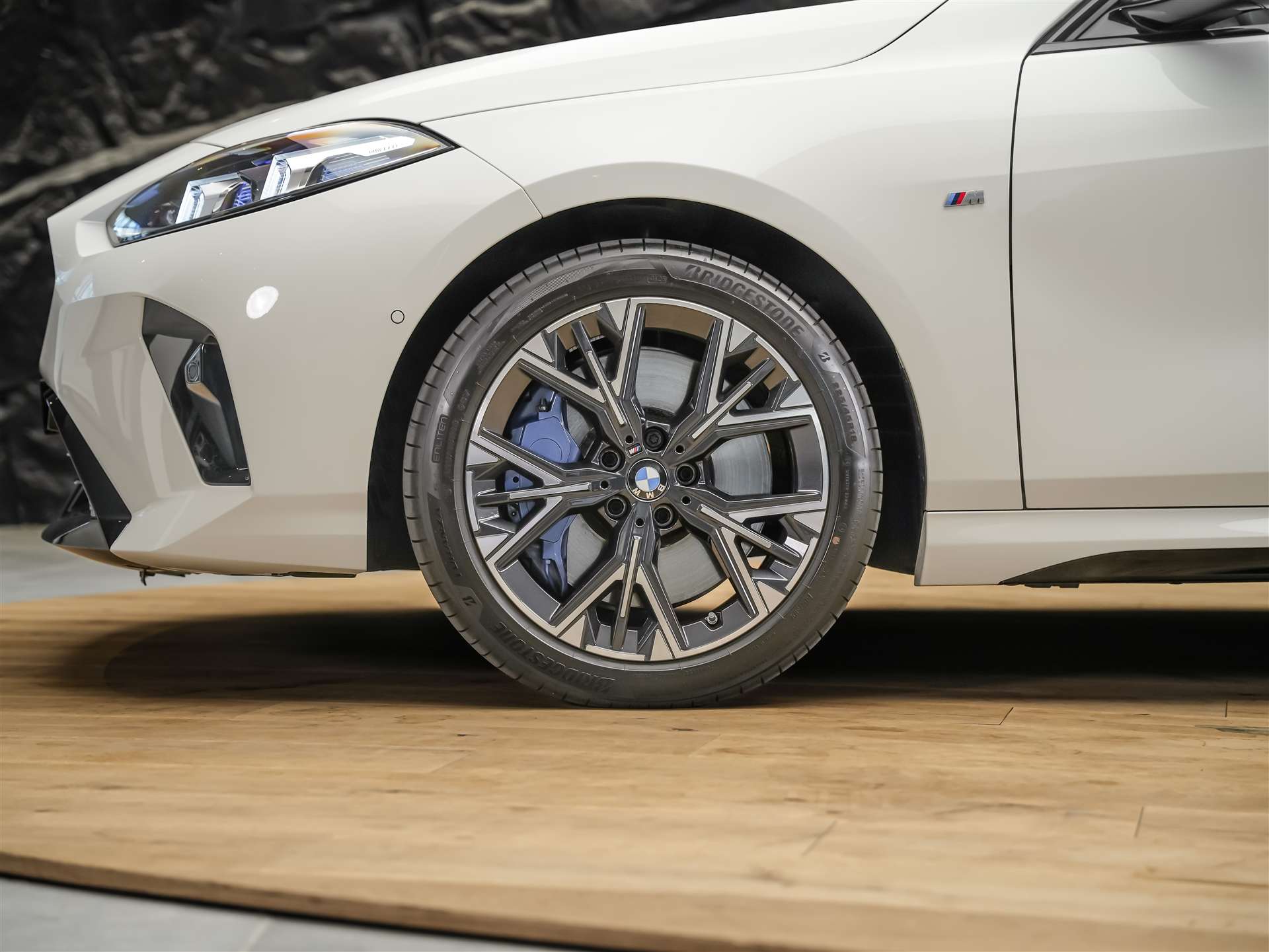BMW M135 xDrive *Harman/Kardon*Sportsitze*Sitzheizung*Keyless Go*-image-14