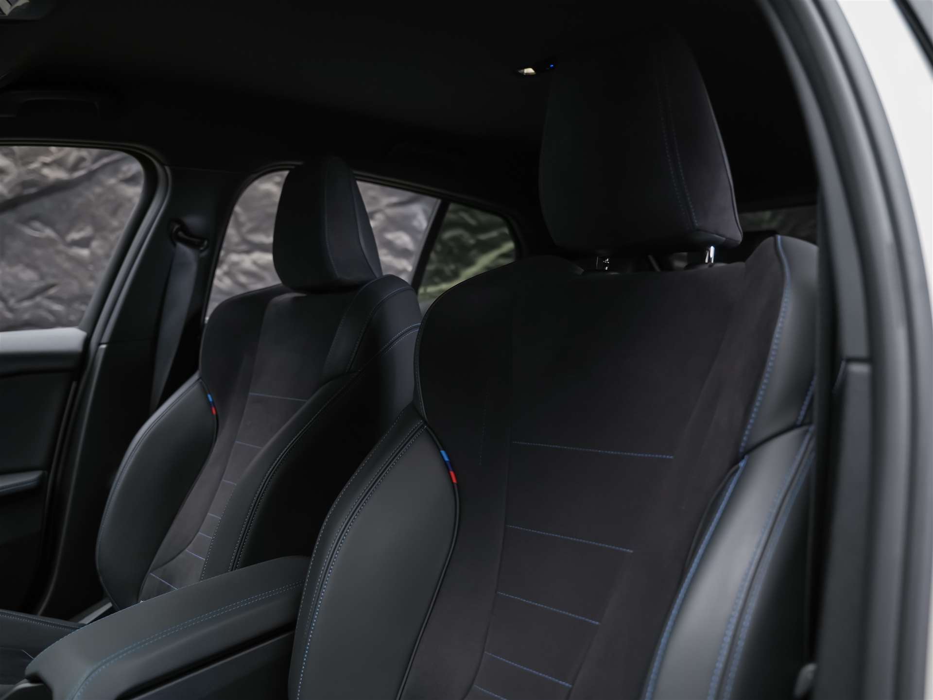 BMW M135 xDrive *Harman/Kardon*Sportsitze*Sitzheizung*Keyless Go*-image-10