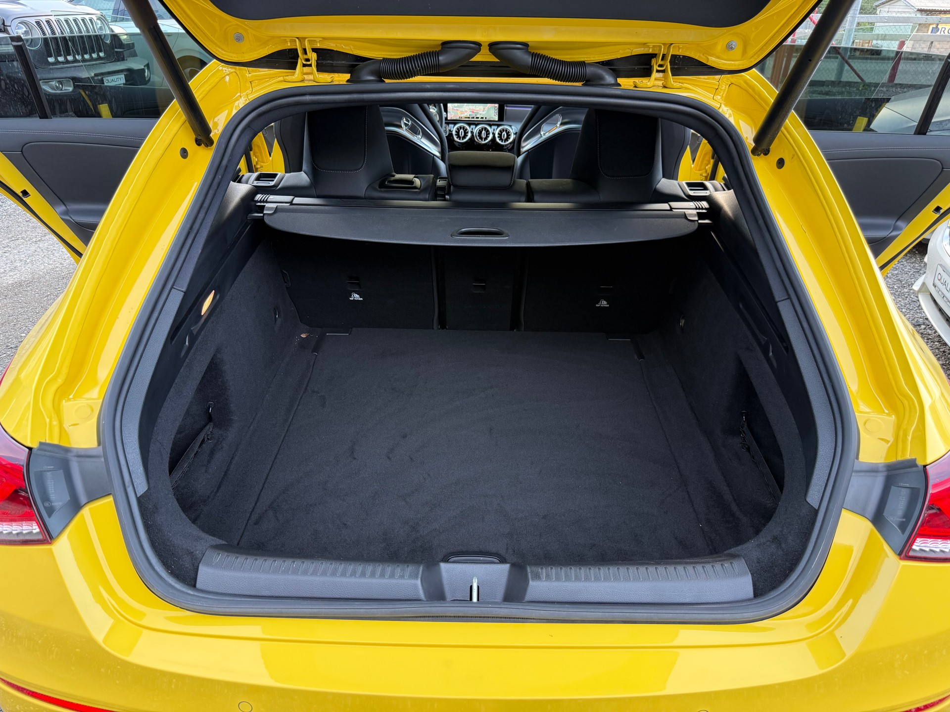 MERCEDES-BENZ CLA Shooting Brake 35 AMG 4Matic 7G-DCT-image-12