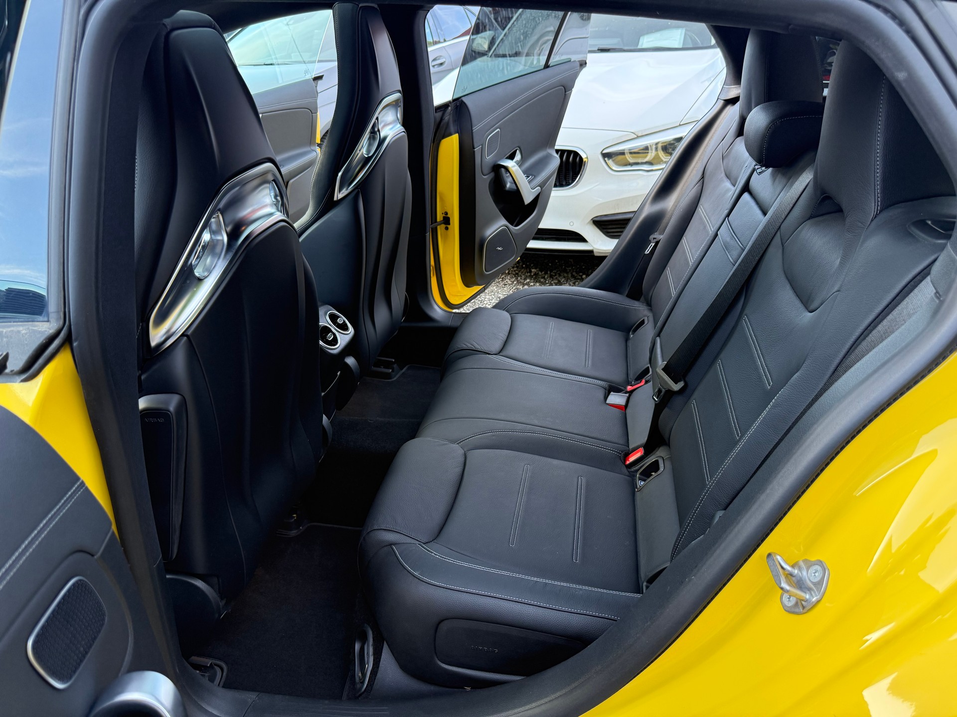 MERCEDES-BENZ CLA Shooting Brake 35 AMG 4Matic 7G-DCT-image-8