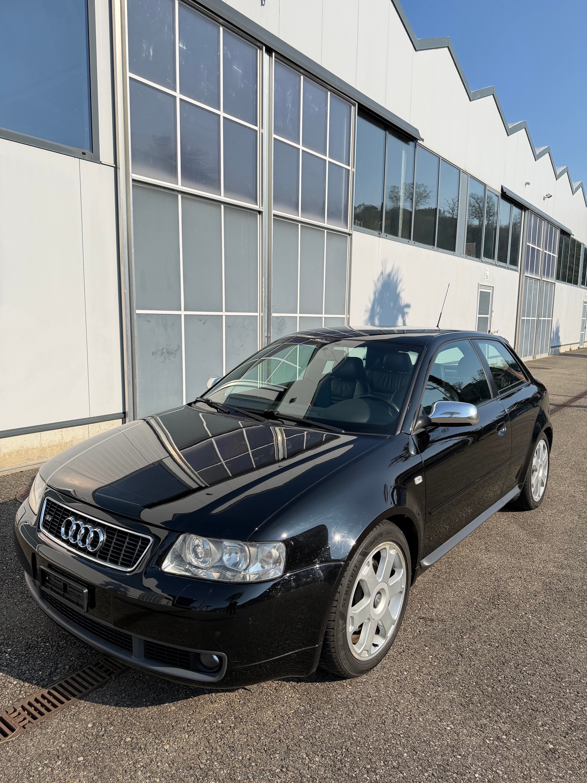AUDI S3 Quattro, 2. Hand, sehr gepflegt!-image-1