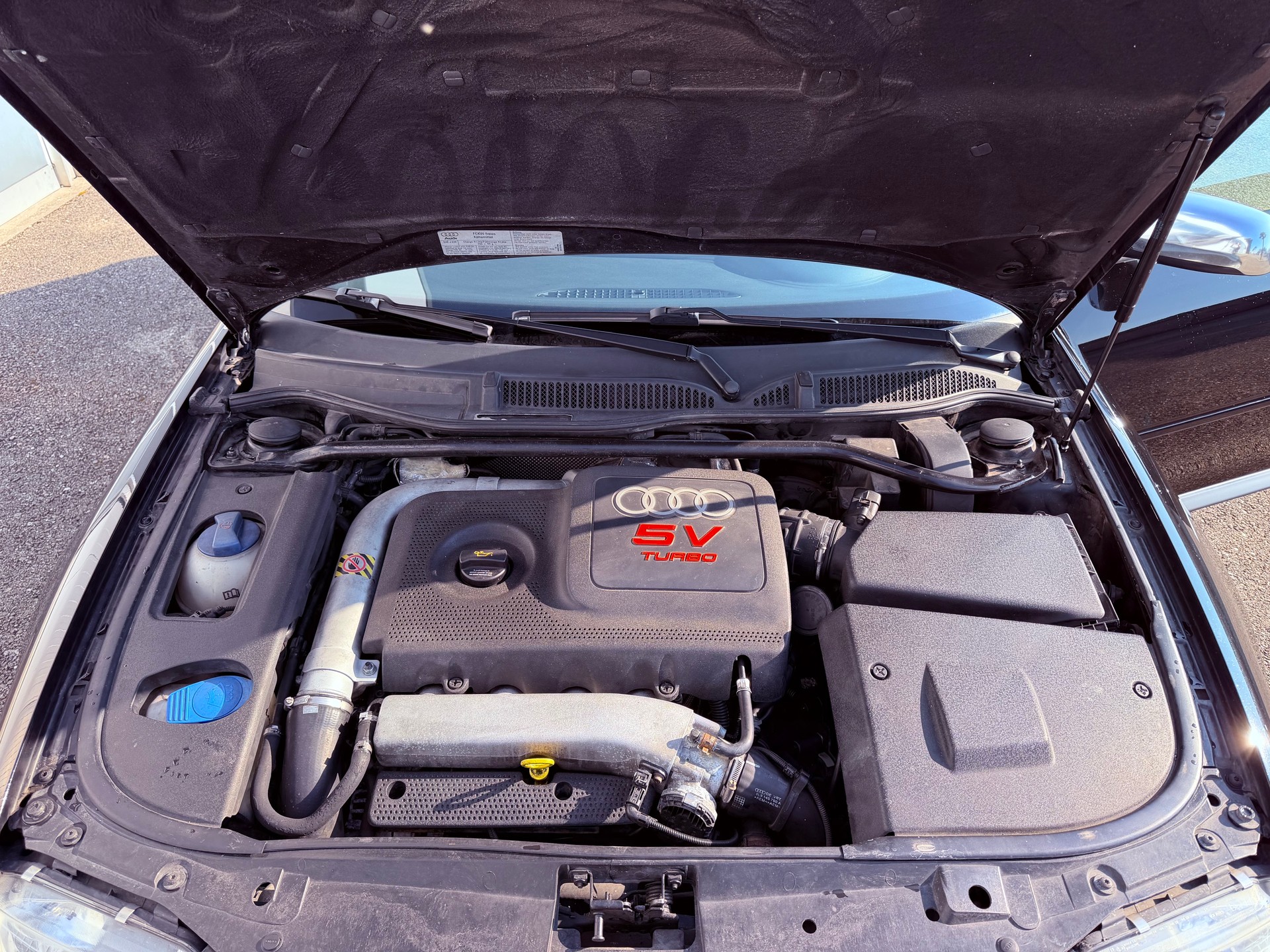 AUDI S3 Quattro, 2. Hand, sehr gepflegt!-image-7