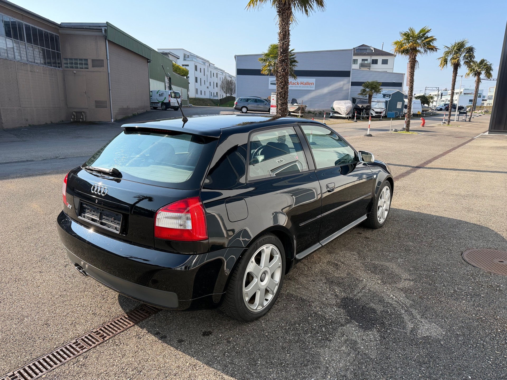 AUDI S3 Quattro, 2. Hand, sehr gepflegt!-image-2