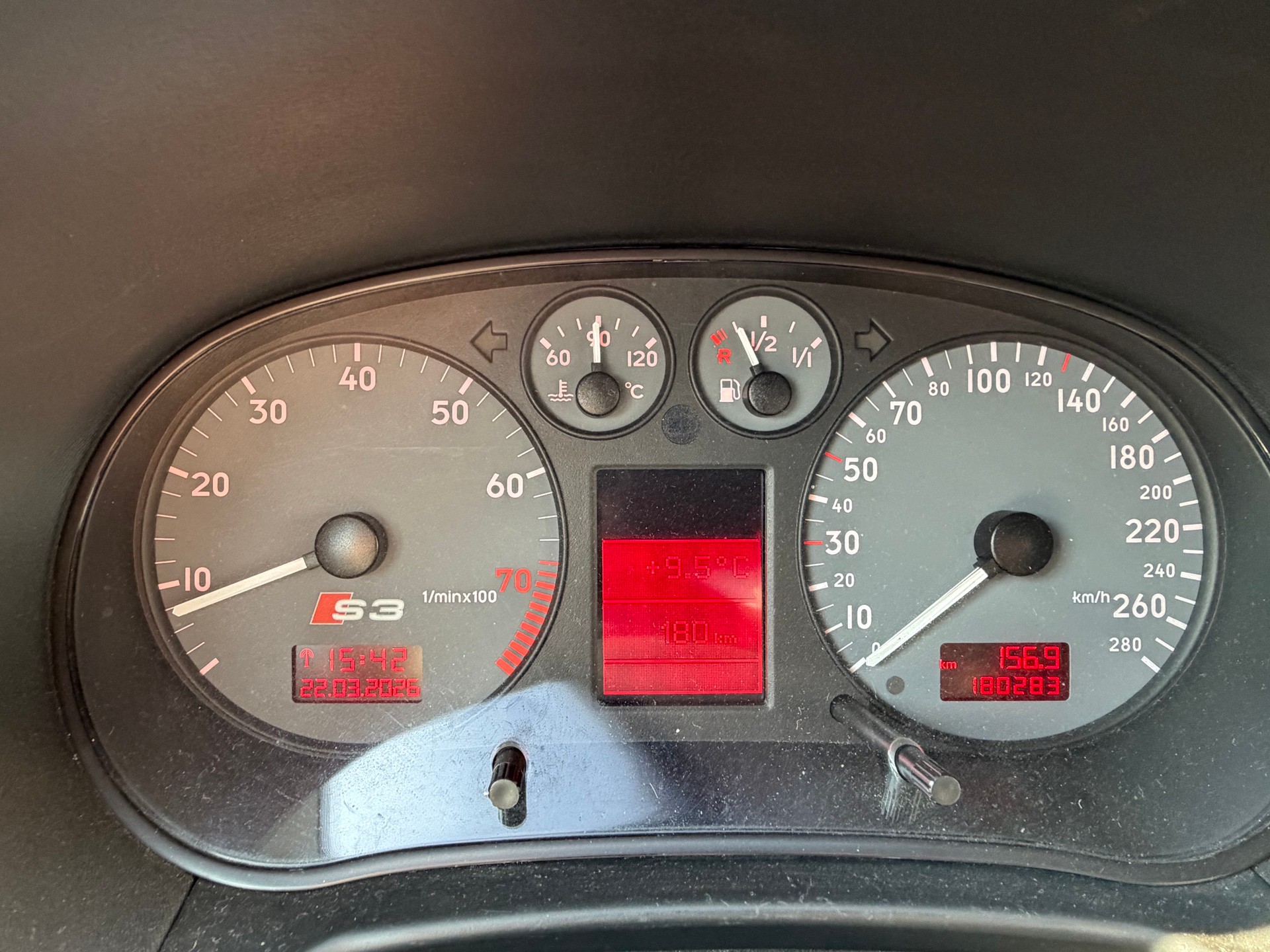 AUDI S3 Quattro, 2. Hand, sehr gepflegt!-image-8