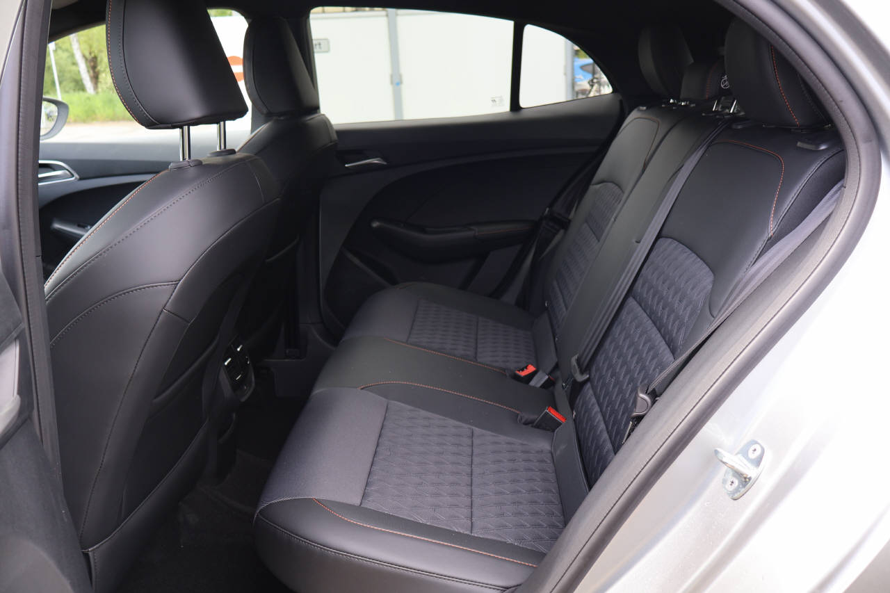 MG 3 1.5 Hybrid Luxury-image-15