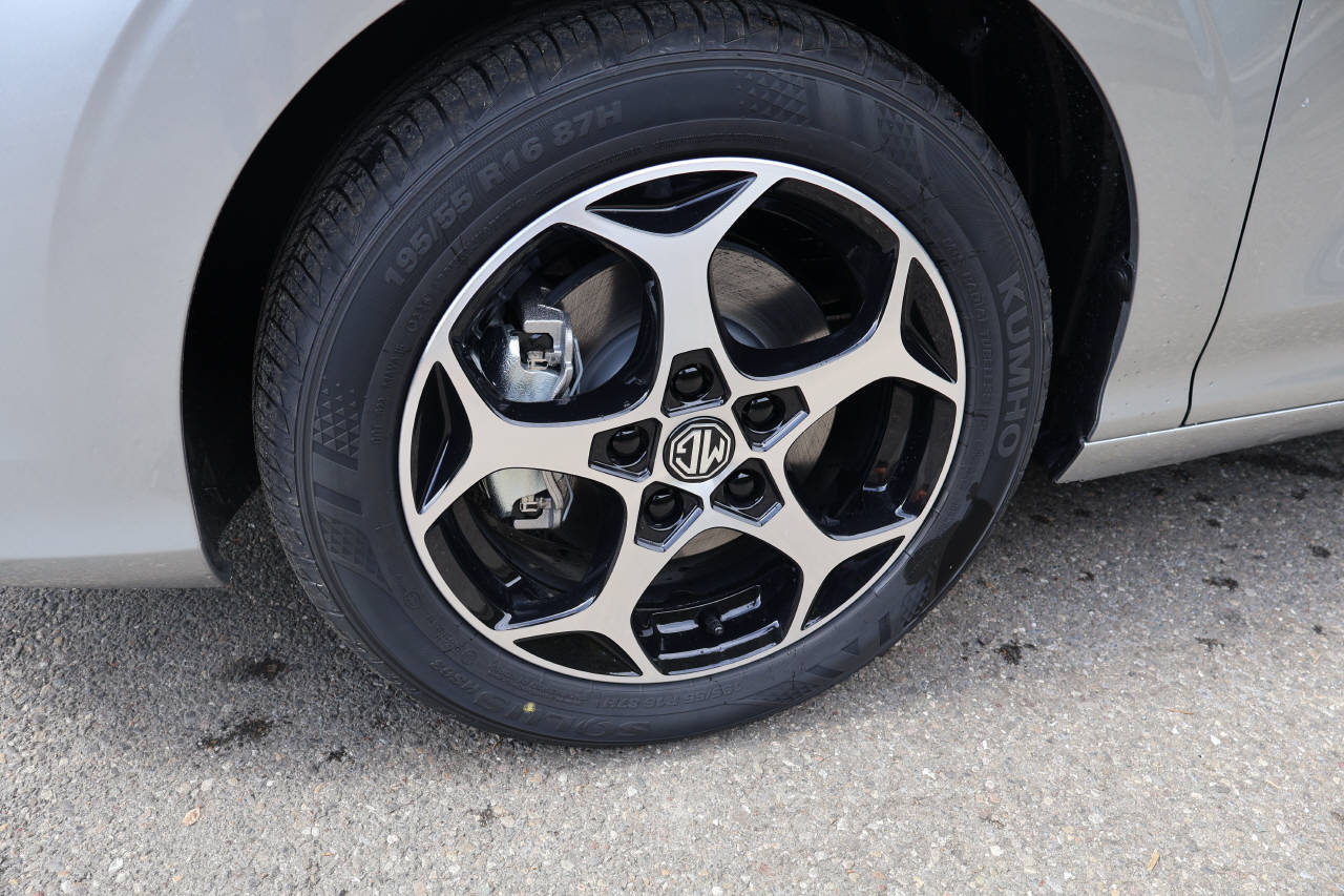 MG 3 1.5 Hybrid Luxury-image-9