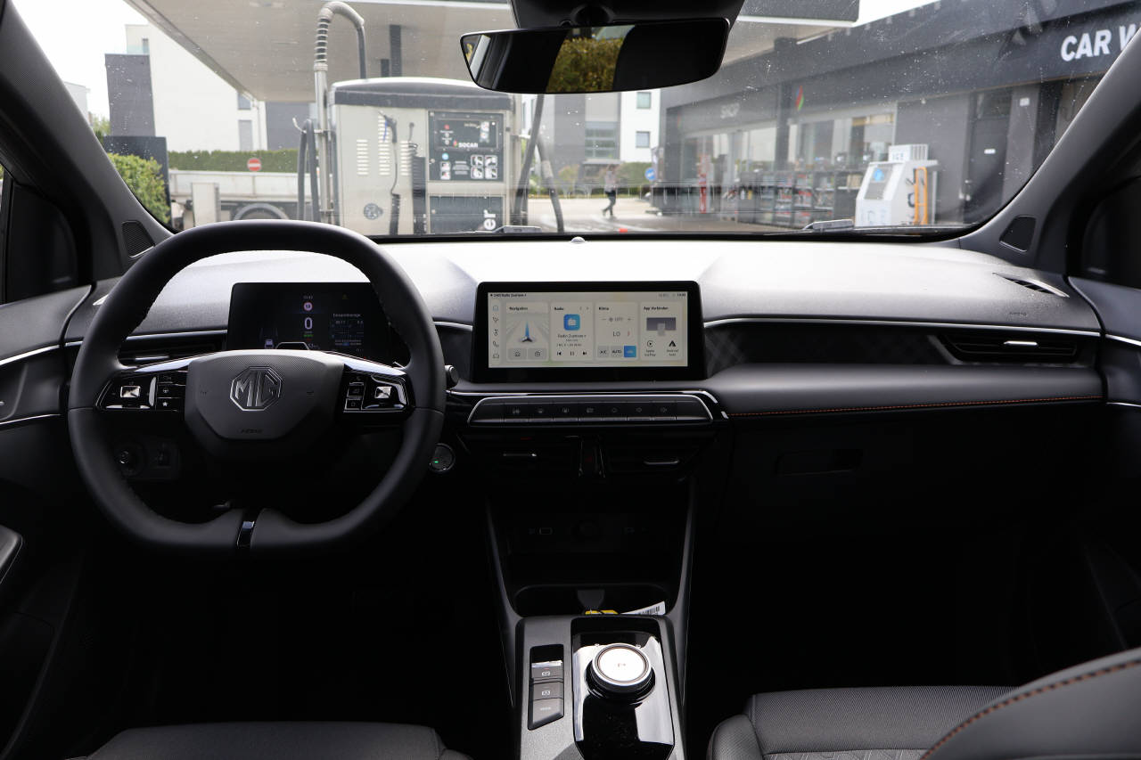 MG 3 1.5 Hybrid Luxury-image-10