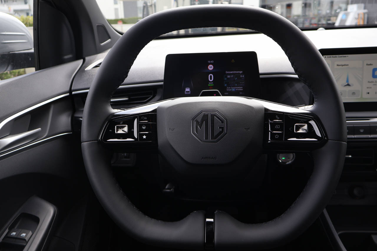 MG 3 1.5 Hybrid Luxury-image-11