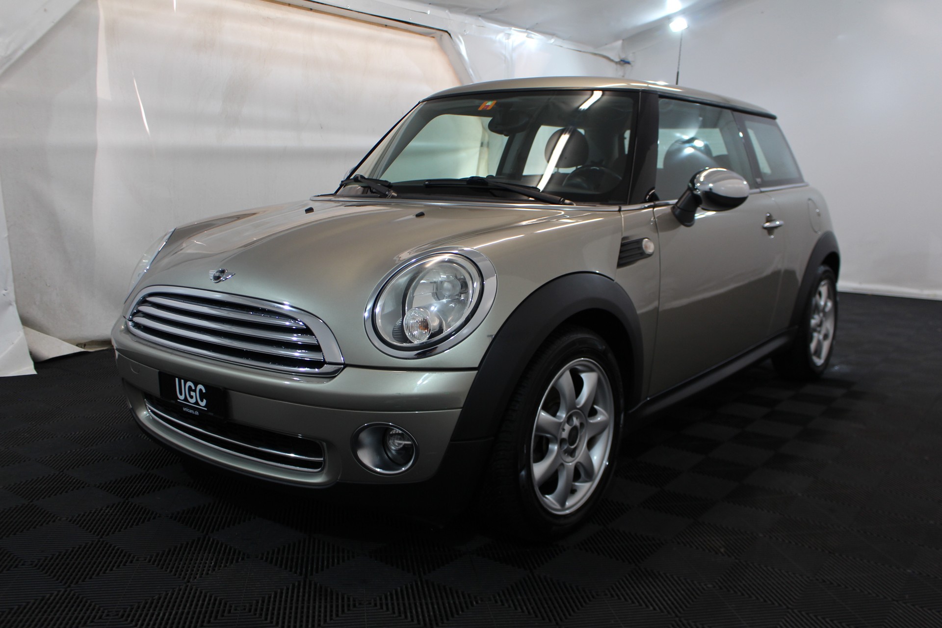MINI Mini R56 1.6i One-showroom-element-2