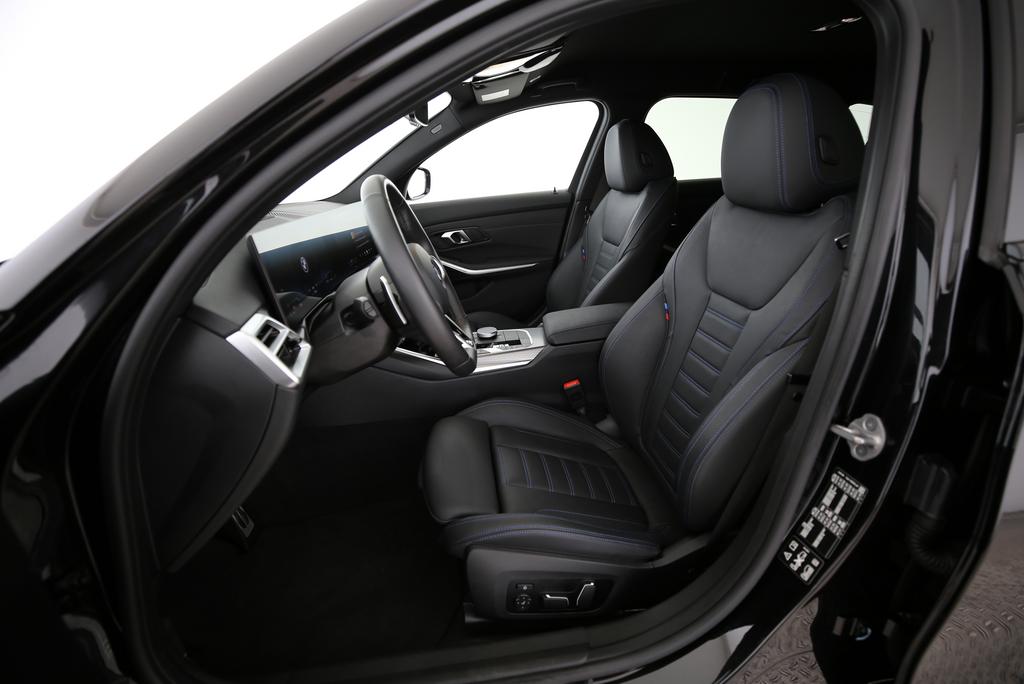 BMW 320d xDrive Touring-showroom-element-2