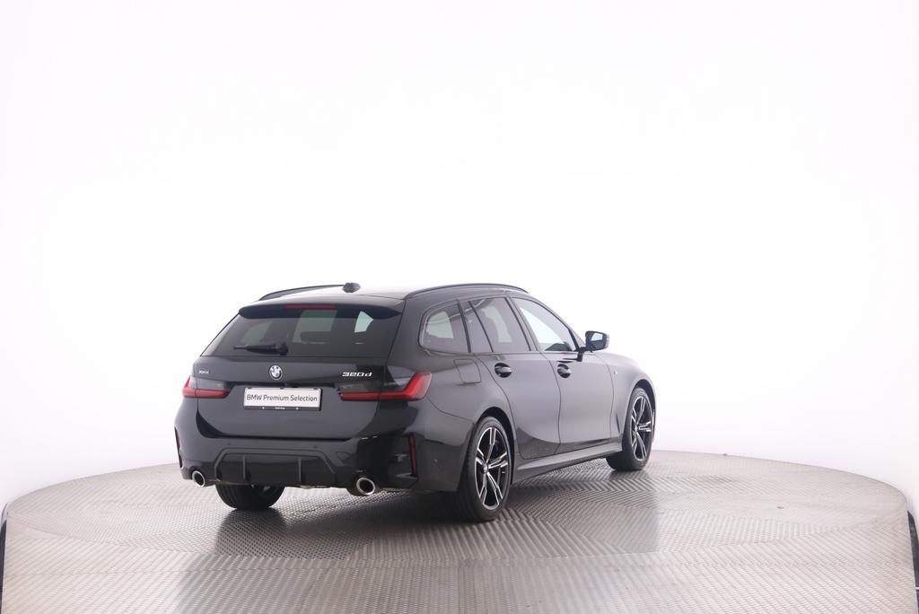 BMW 320d xDrive Touring-showroom-element-1