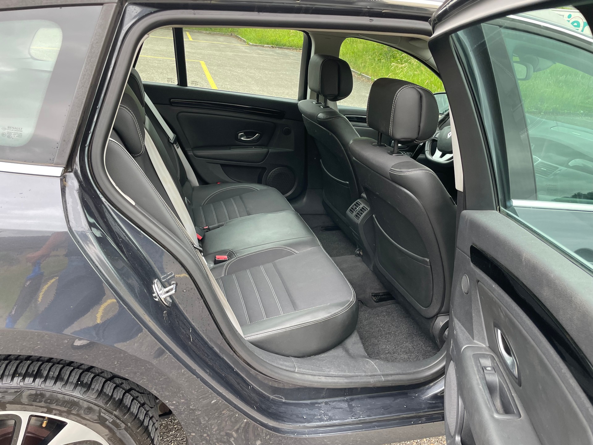 RENAULT Laguna Grandtour 2.0 dCi Dynamique Automatic-image-12