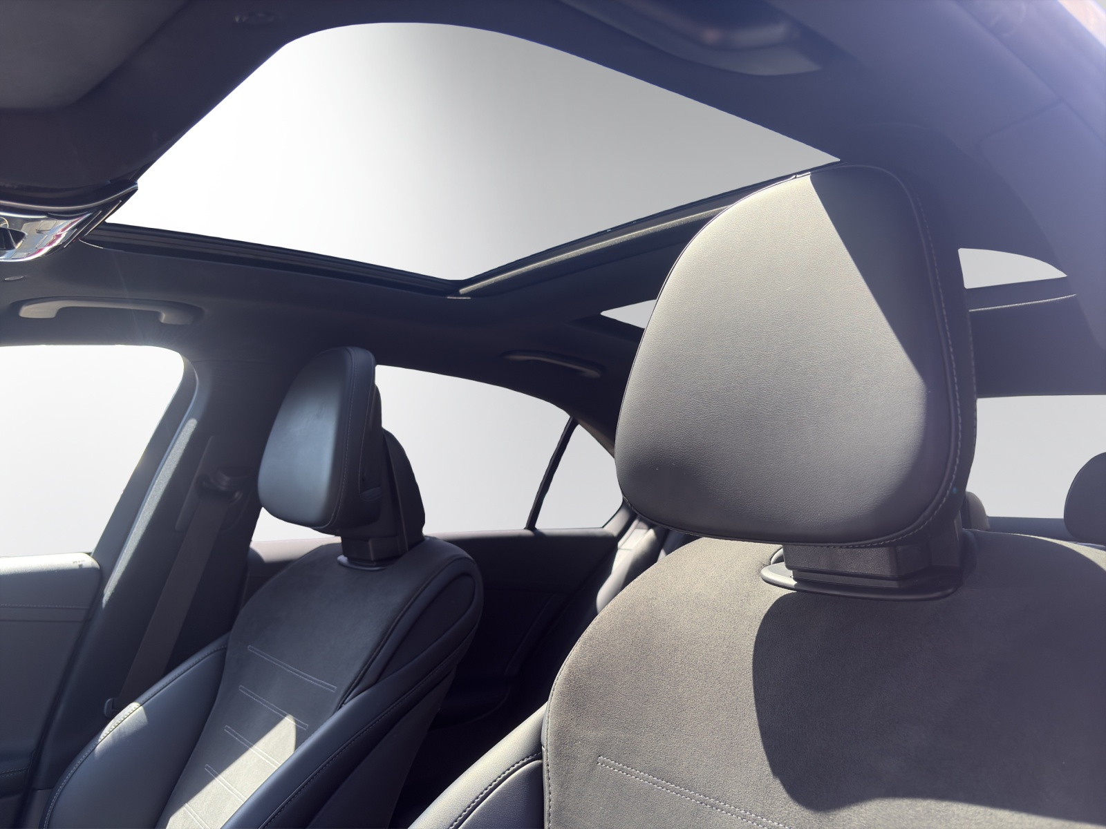 MERCEDES-BENZ C 300 4M AMG Line-image-9
