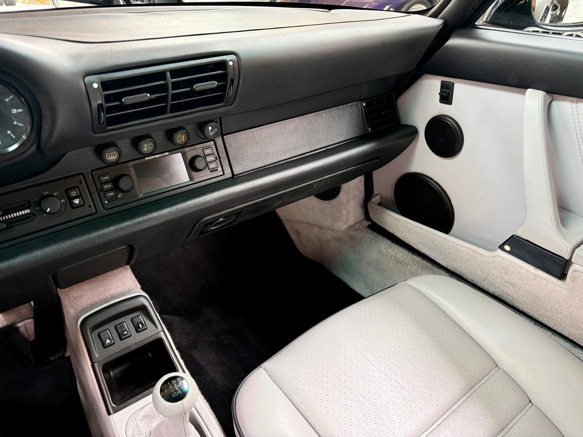 PORSCHE 964 Turbo II 3.3-image-13