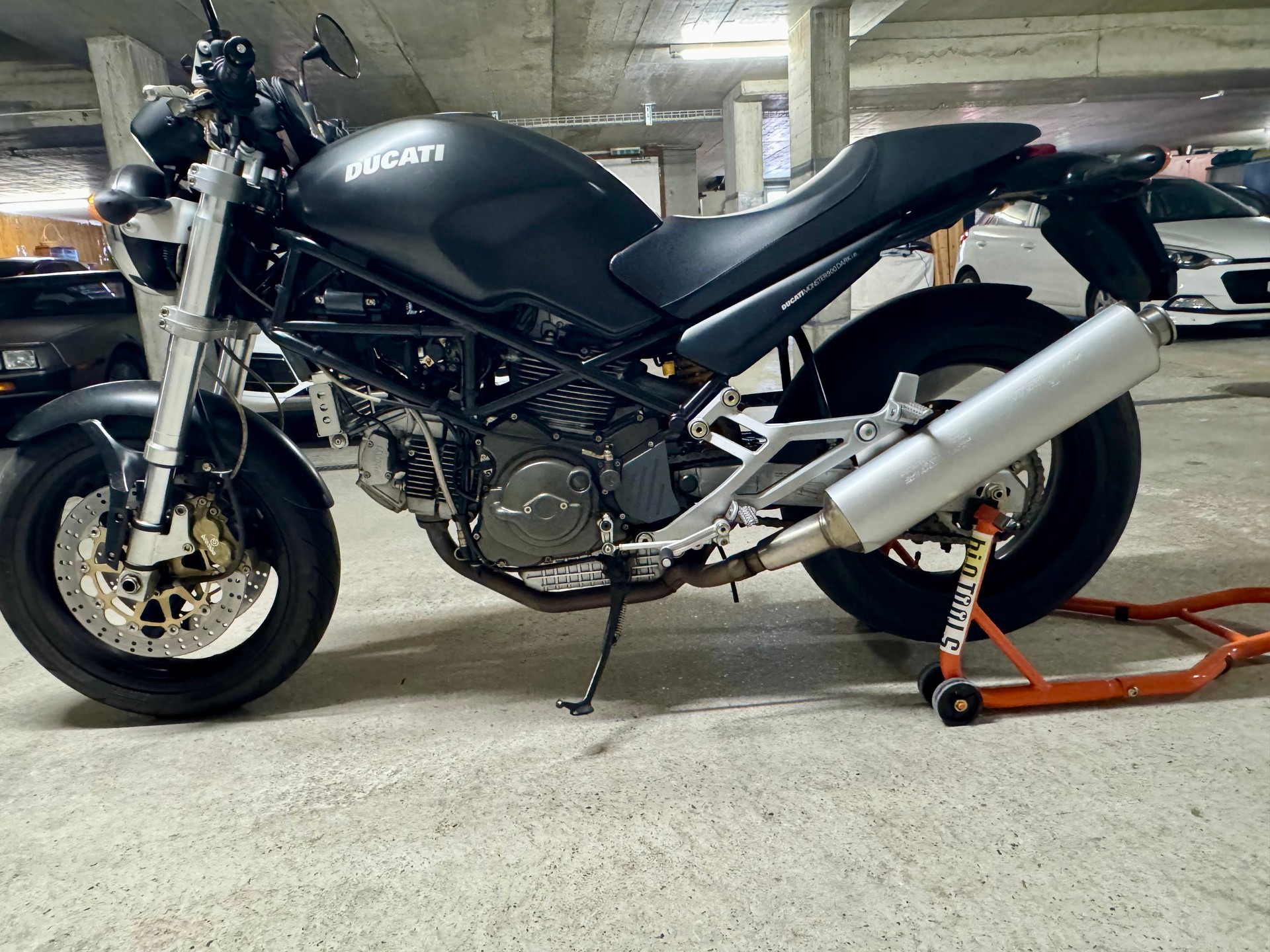 DUCATI Monster 900 i.e. Dark-image-1