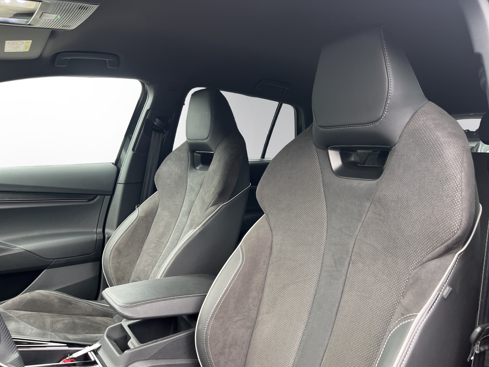 SKODA Enyaq 85x Sportline 4x4-image-9
