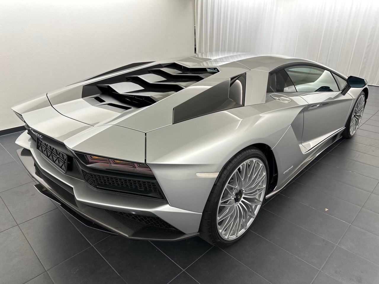 LAMBORGHINI Aventador S LP740-4 Coupé E-Gear-showroom-element-2