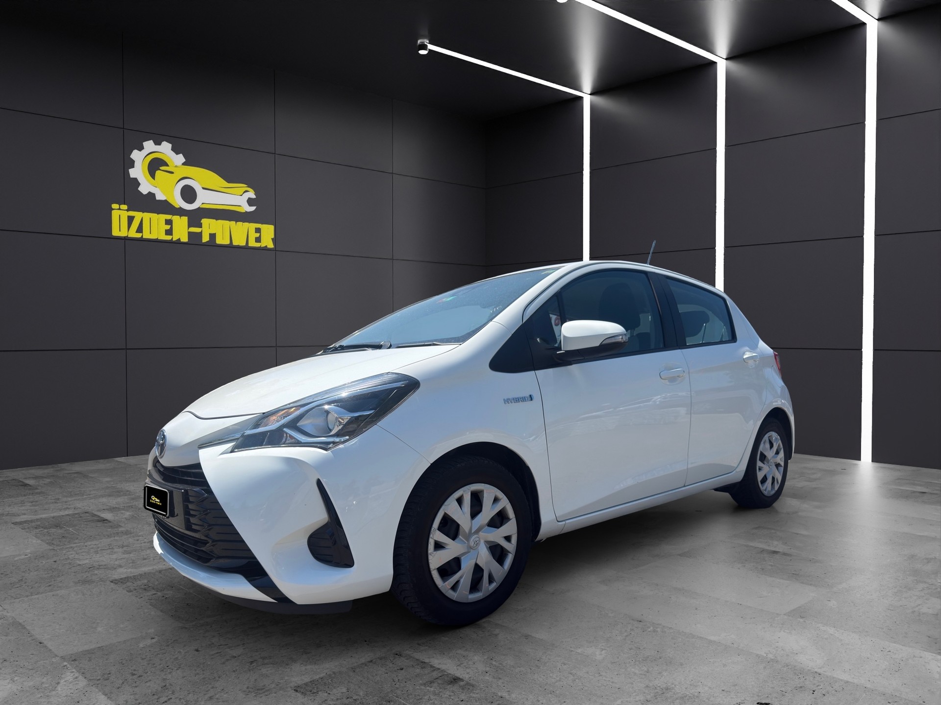 TOYOTA Yaris 1.5 VVT-i Hybrid Trend e-CVT
