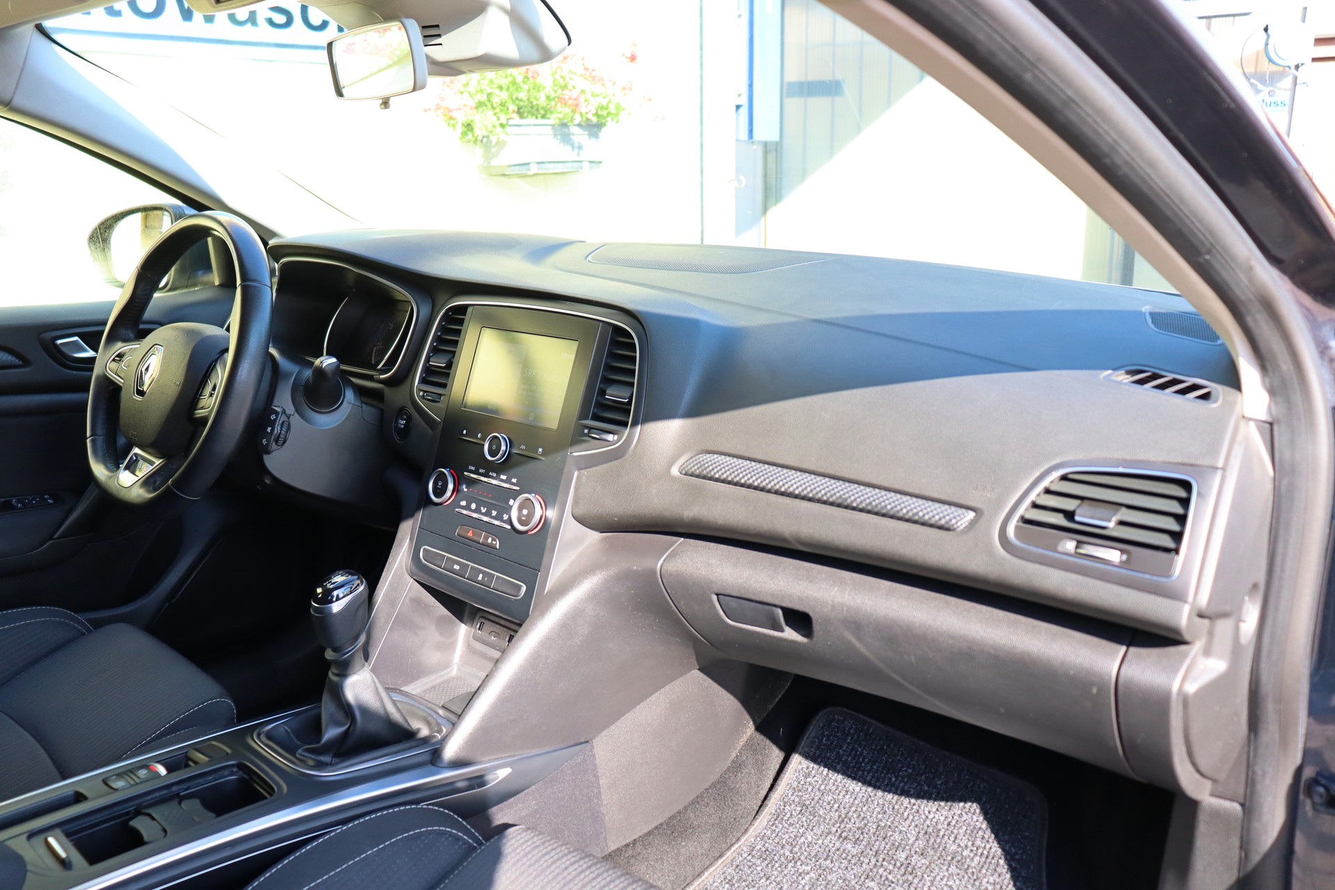 RENAULT Mégane Grandtour 1.2 16V Turbo GT Line-image-7