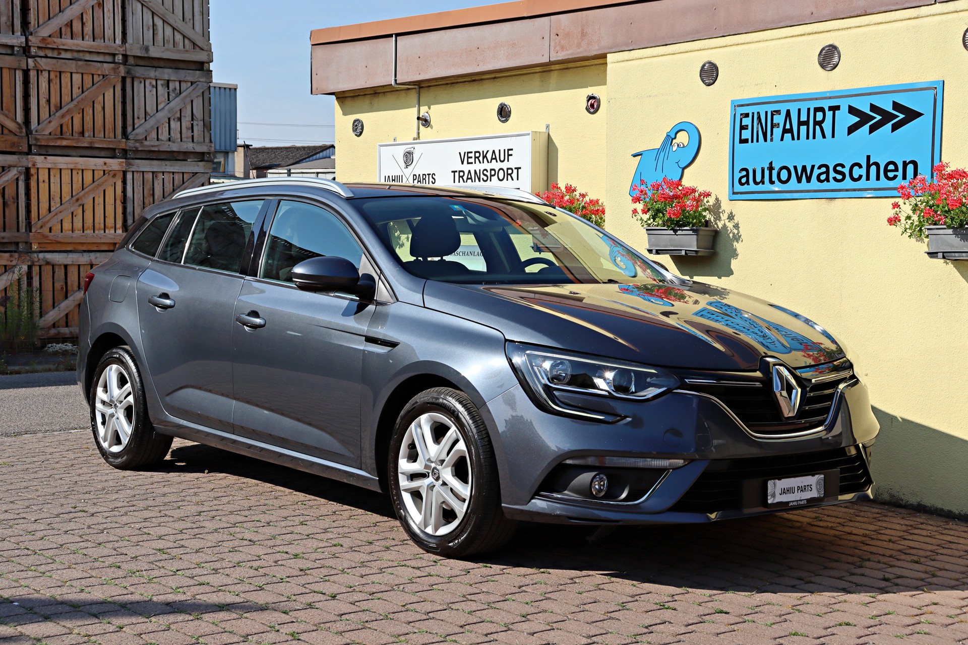 RENAULT Mégane Grandtour 1.2 16V Turbo GT Line-image-5