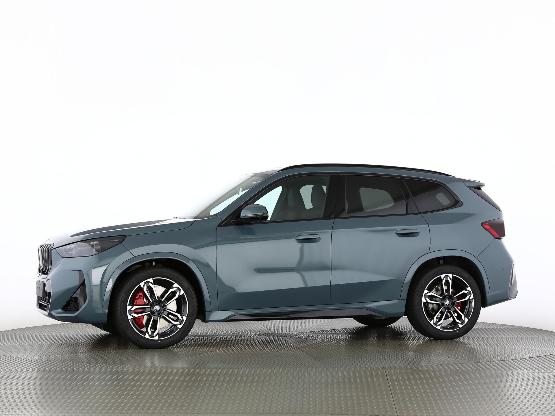 BMW X1 23i xDrive paddles-image-10