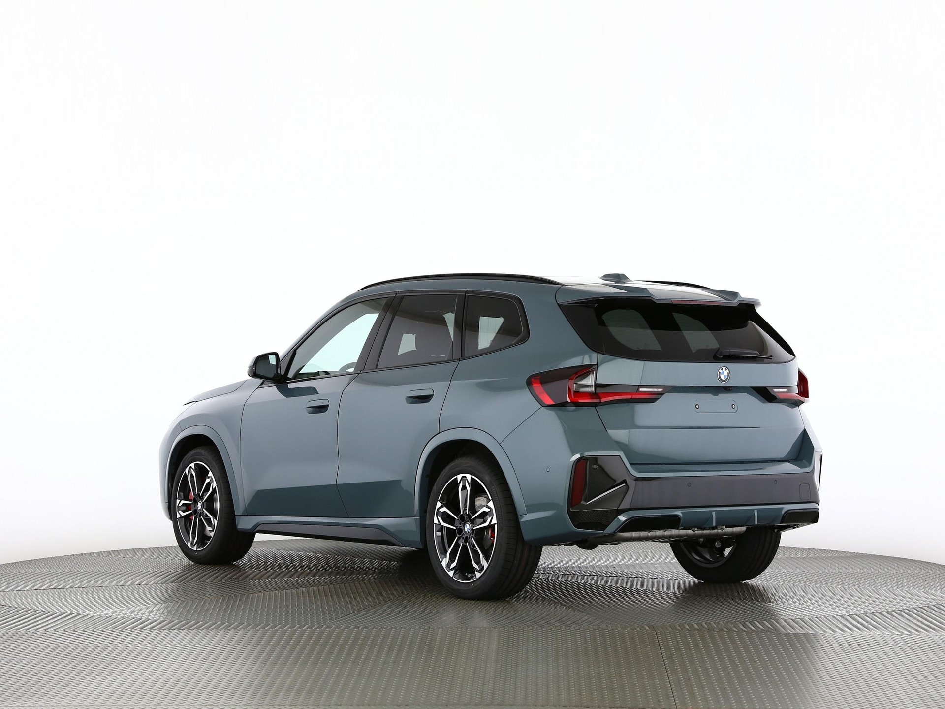 BMW X1 23i xDrive paddles-image-15
