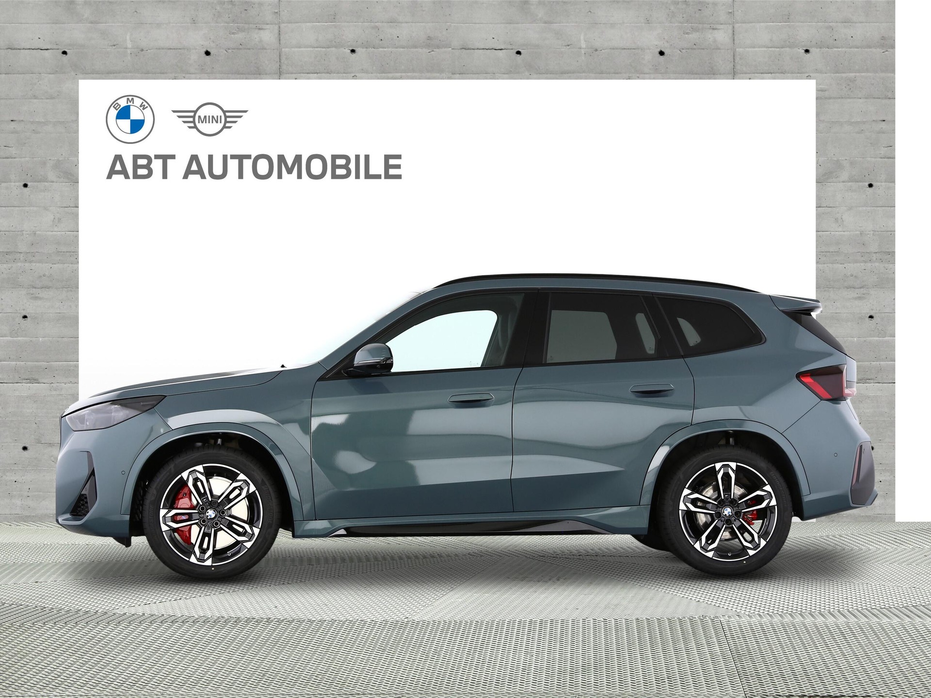 BMW X1 23i xDrive paddles-showroom-element-1
