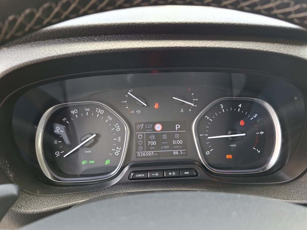 PEUGEOT Traveller Standard 2.0 BlueHDi 180 Business S/S-image-14